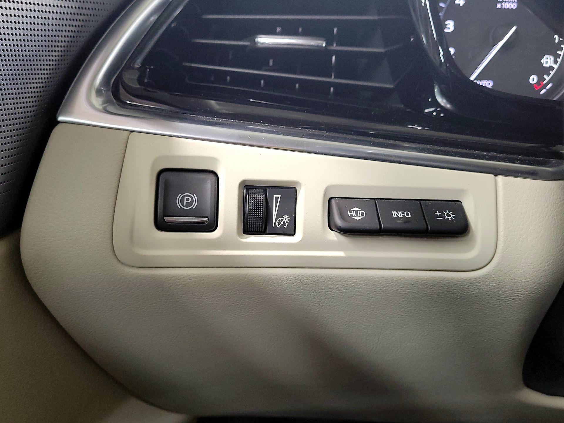 Thumbnail: 2022 Cadillac XT6 - 13