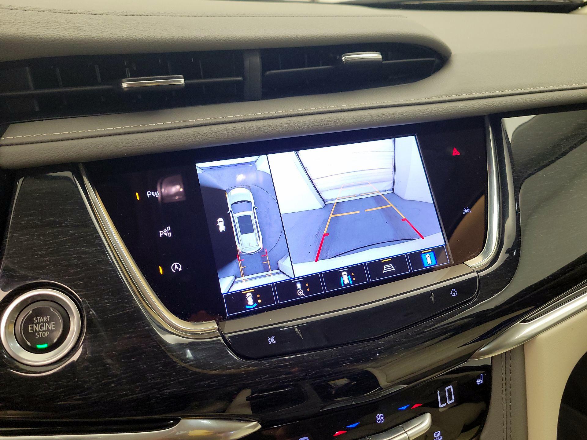 Thumbnail: 2022 Cadillac XT6 - 14