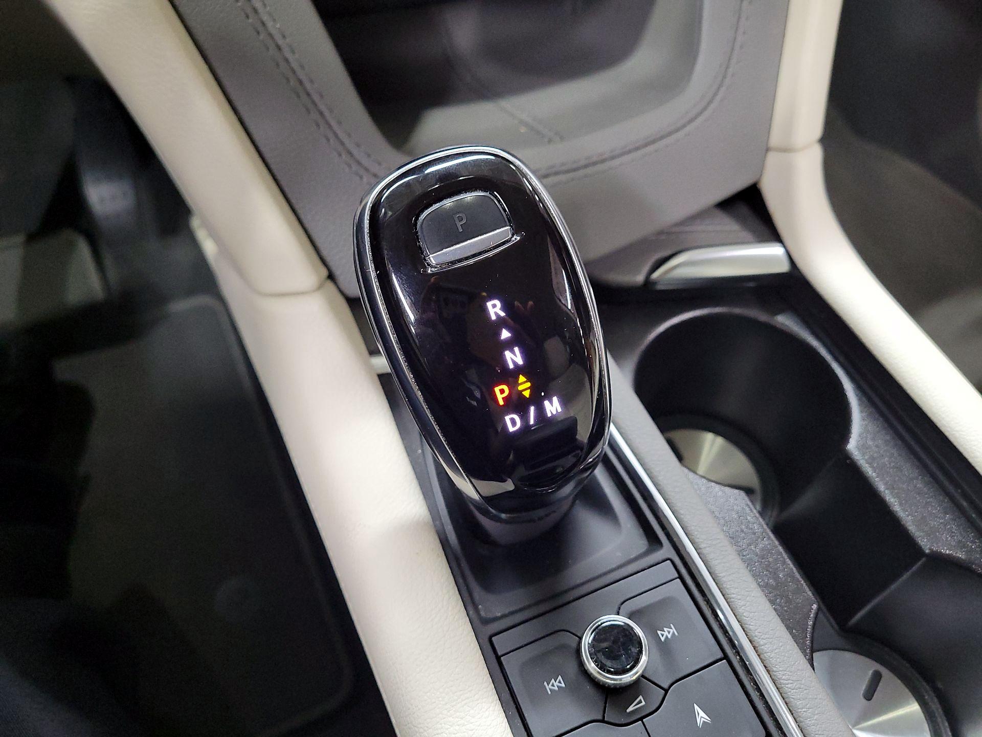 Thumbnail: 2022 Cadillac XT6 - 17