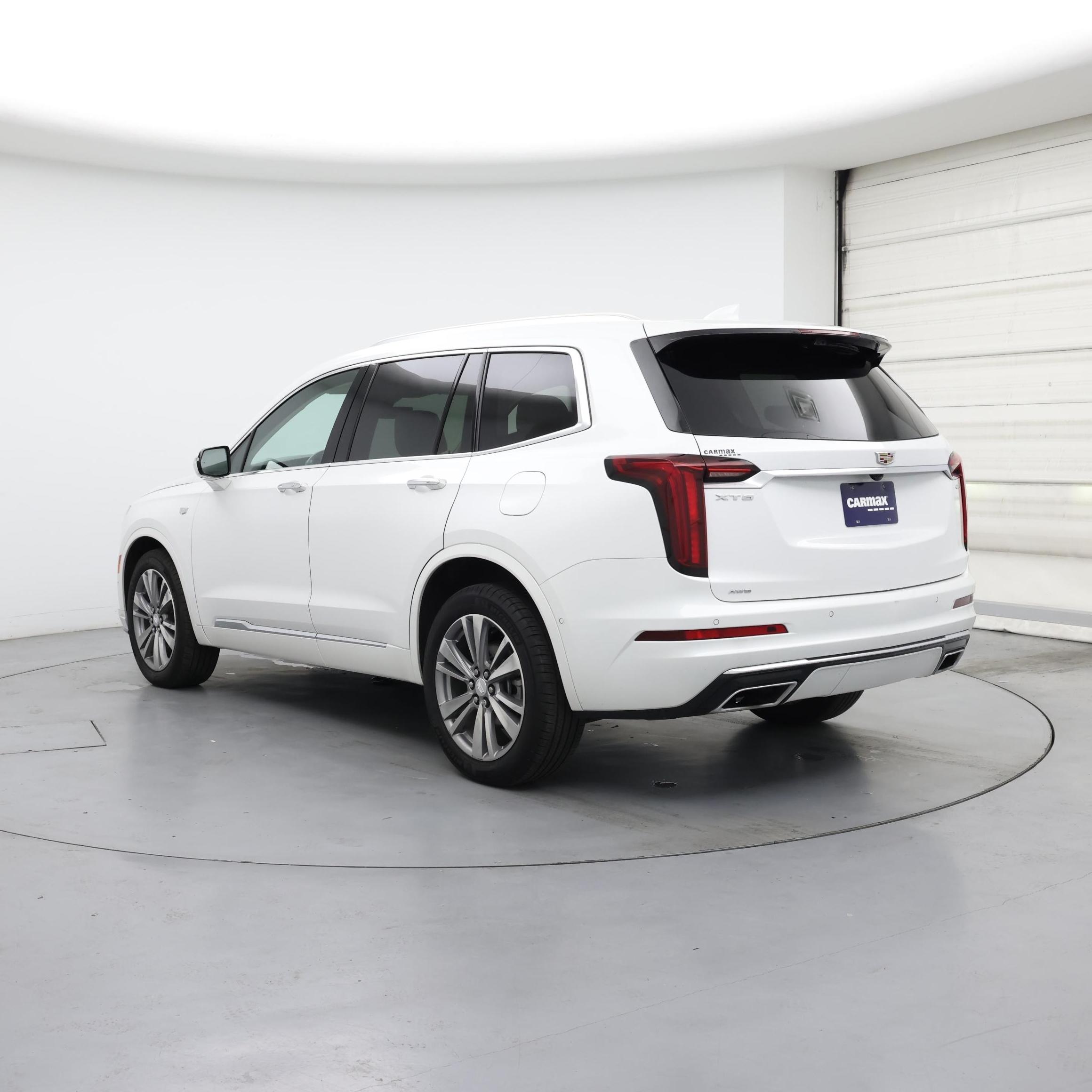 Thumbnail: 2022 Cadillac XT6 - 2