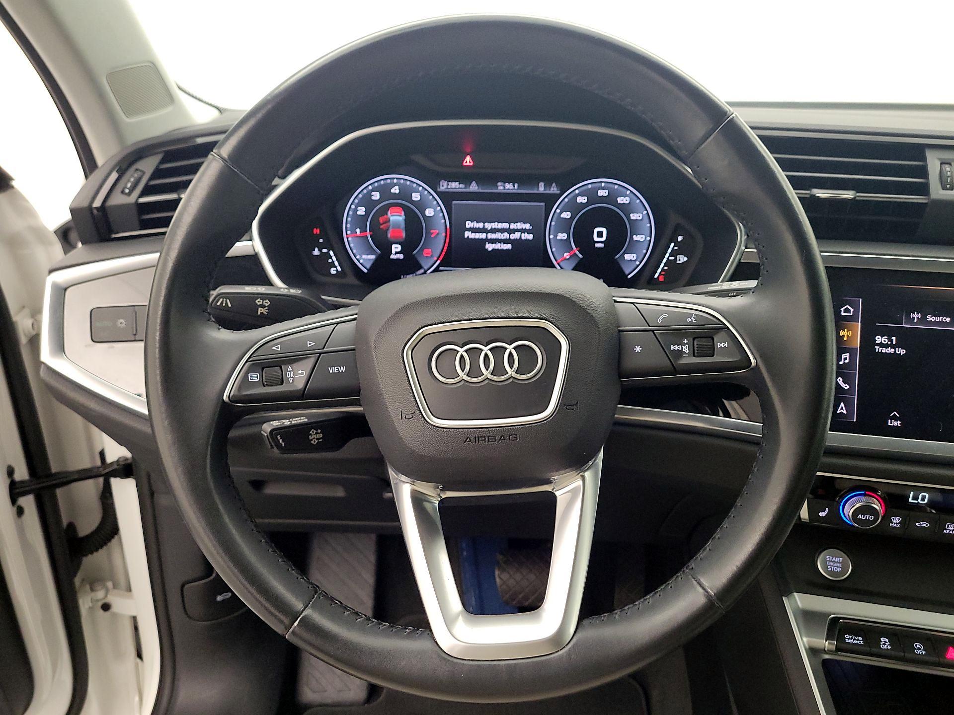 Thumbnail: 2020 Audi Q3 - 10