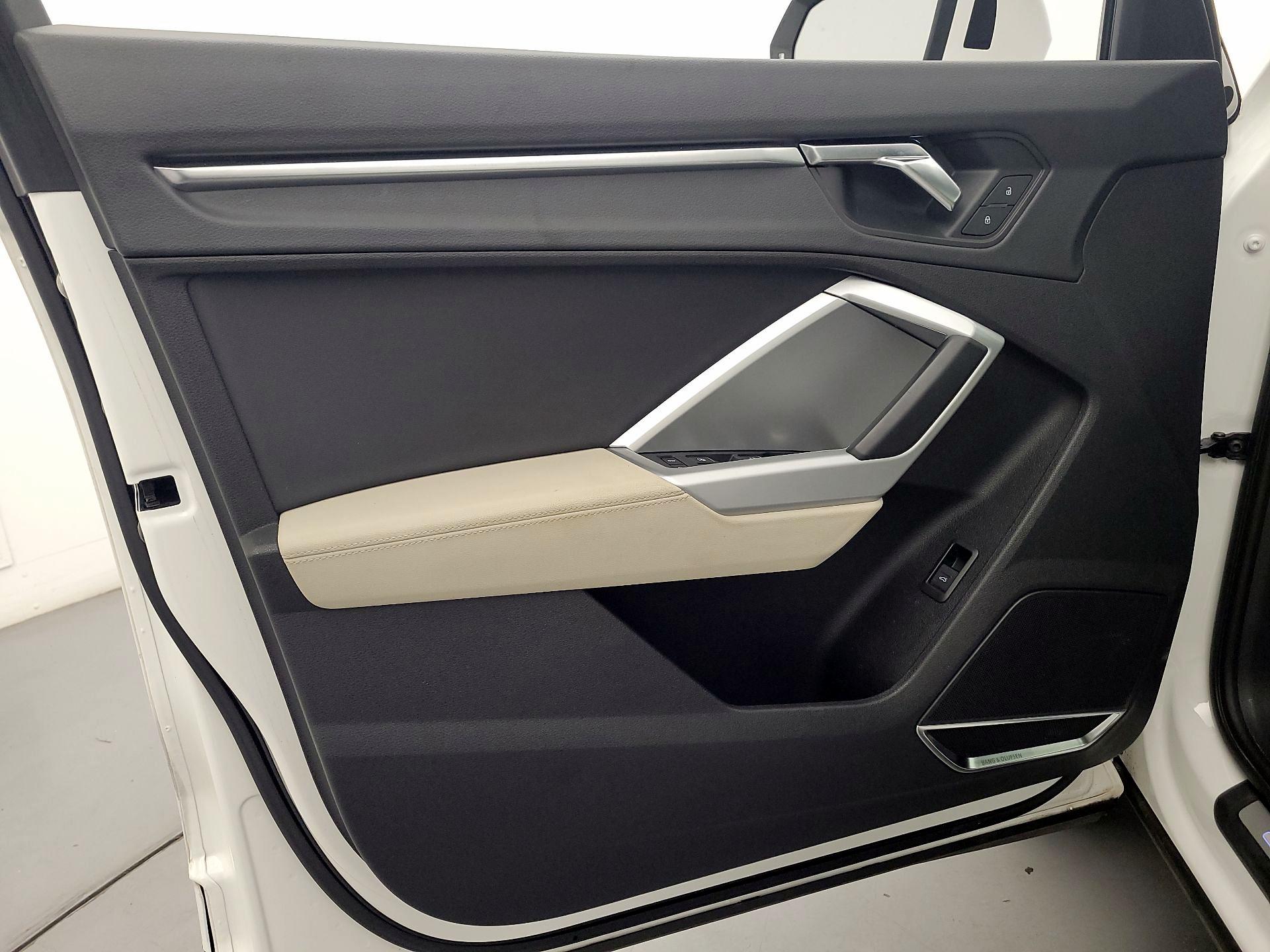 Thumbnail: 2020 Audi Q3 - 12