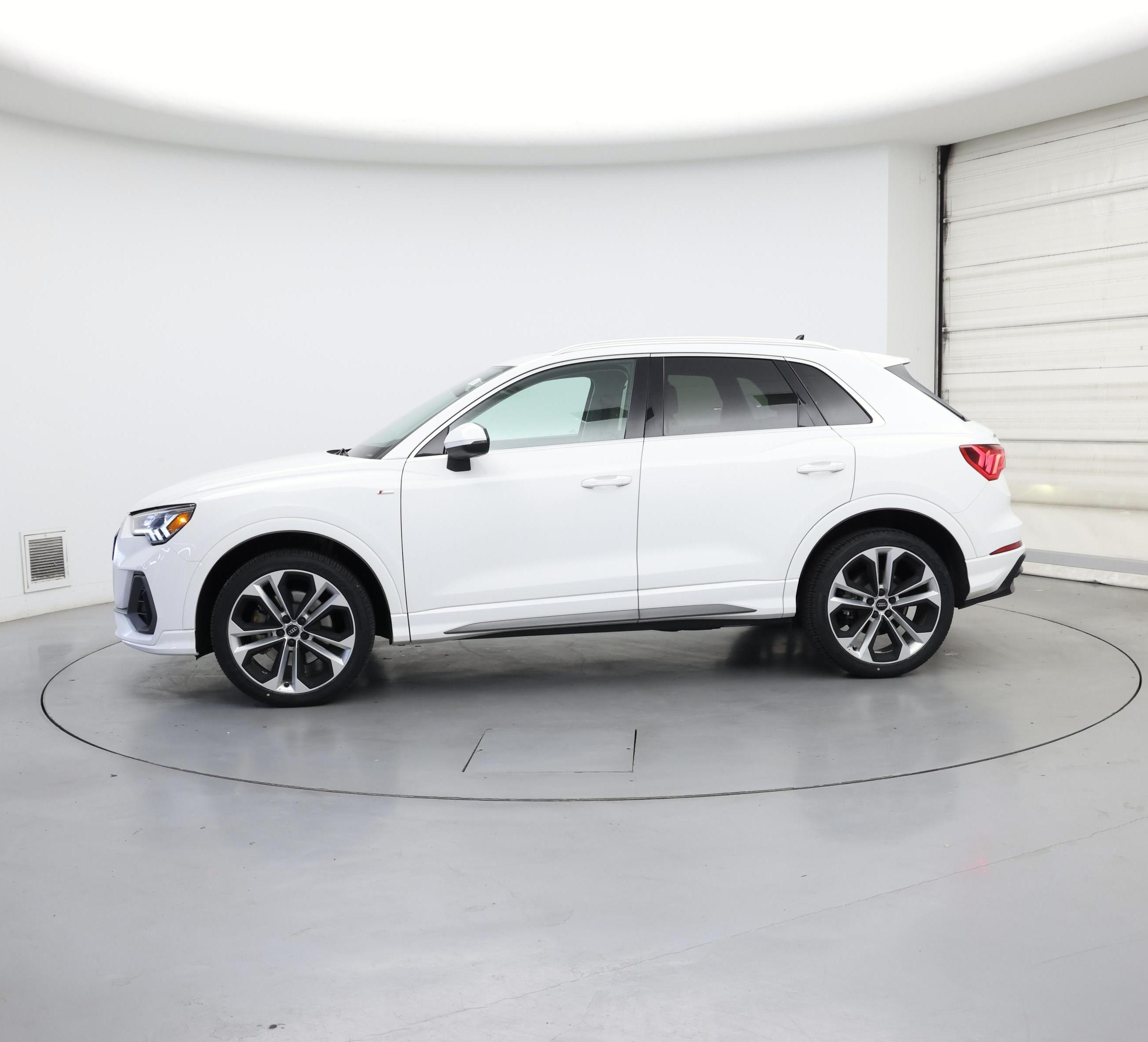 Thumbnail: 2020 Audi Q3 - 3