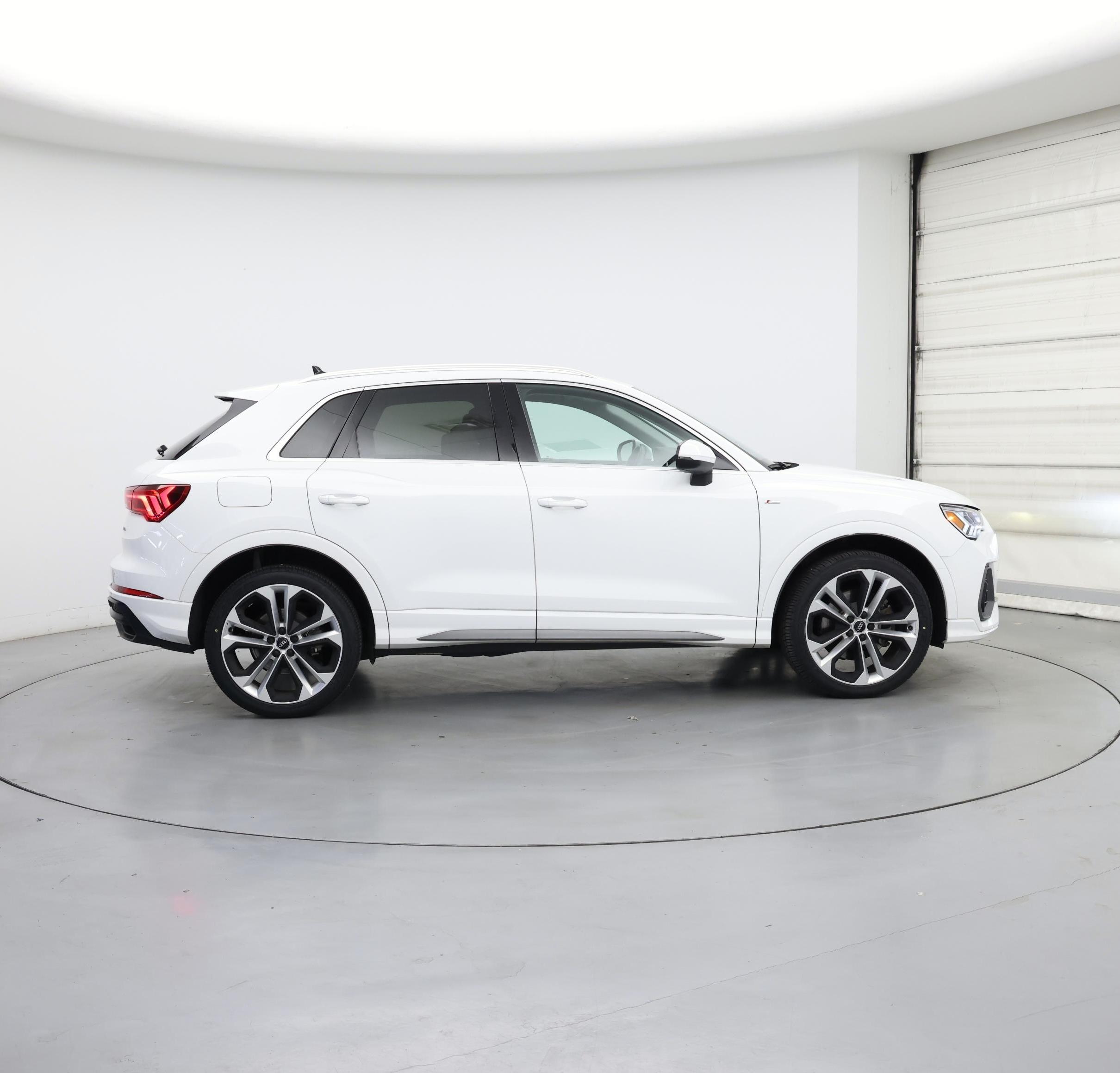 Thumbnail: 2020 Audi Q3 - 7