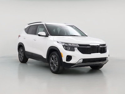 White 2024 Kia Seltos S