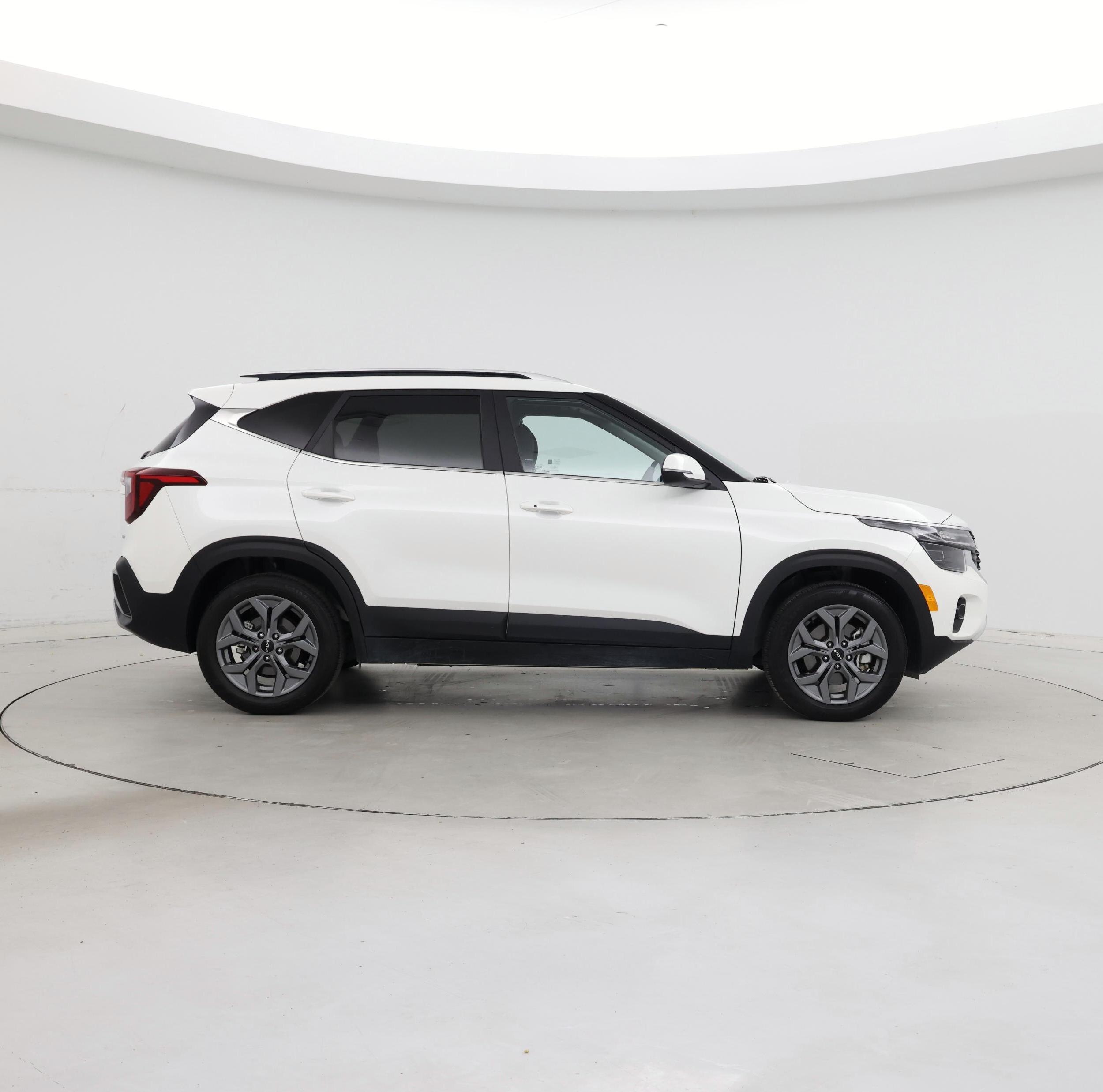 Thumbnail: 2024 Kia Seltos - 7