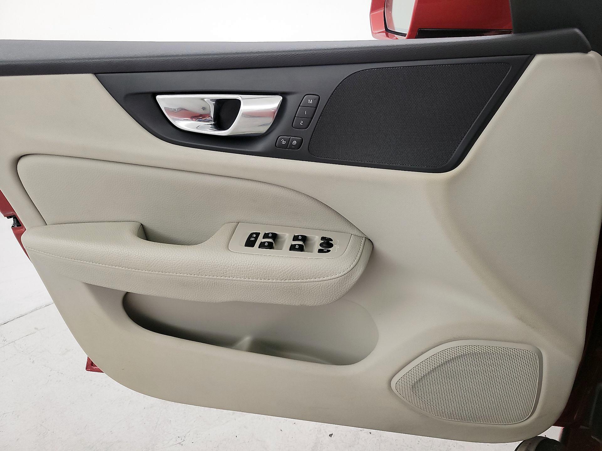 Thumbnail: 2019 Volvo S60 - 12