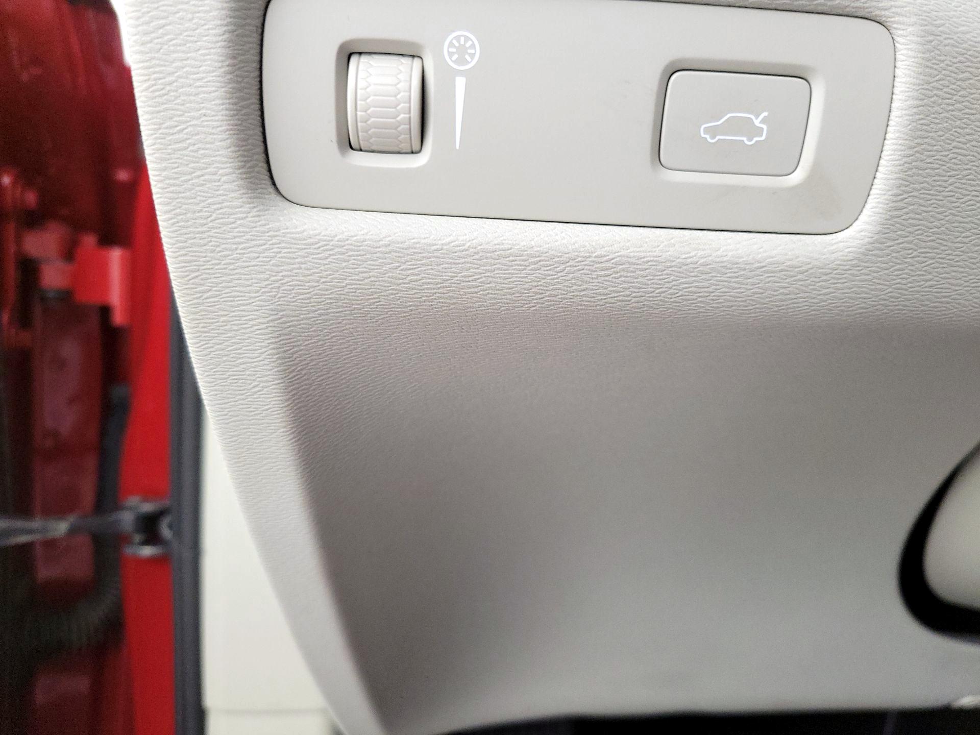 Thumbnail: 2019 Volvo S60 - 13