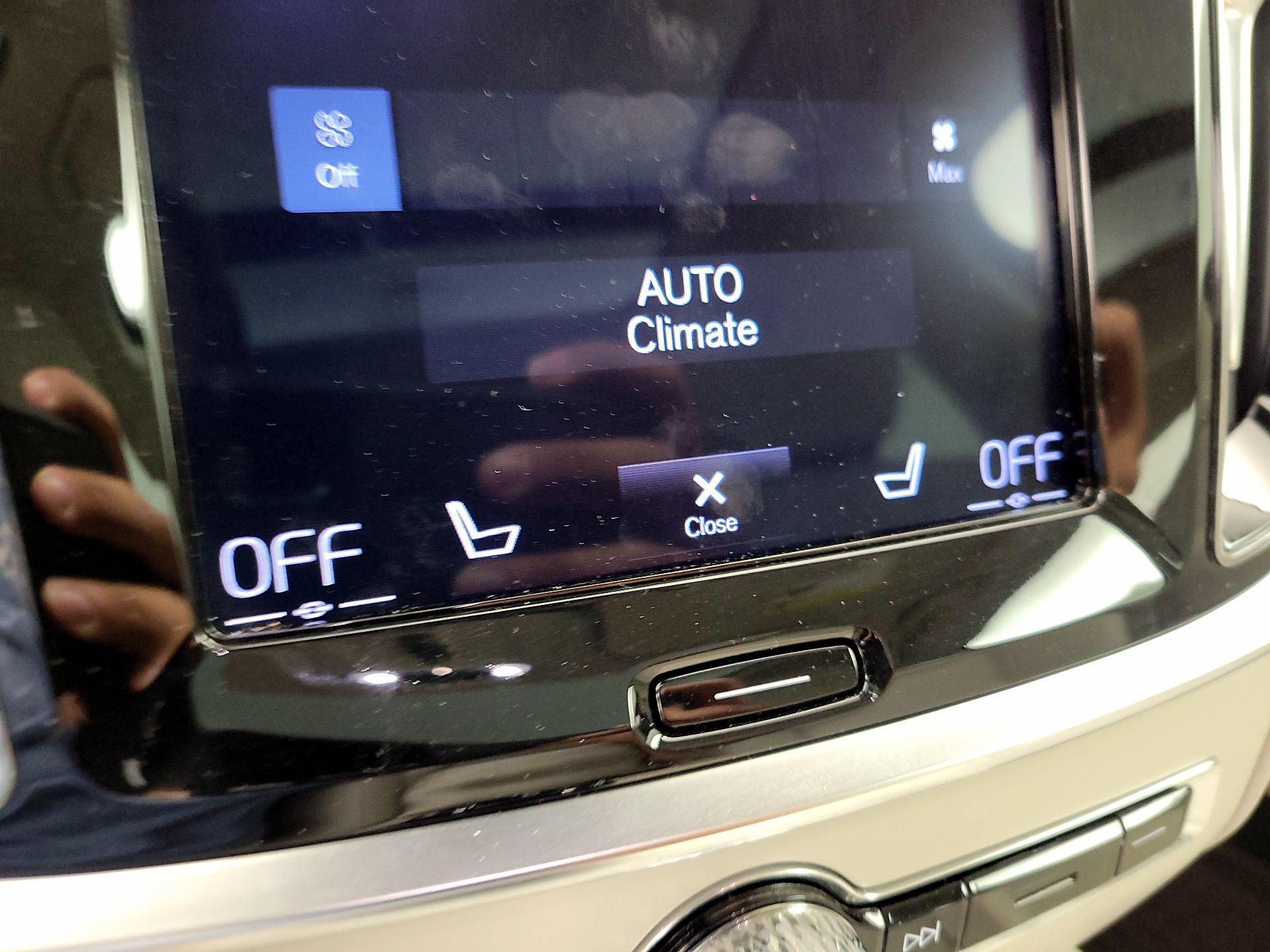 Thumbnail: 2019 Volvo S60 - 17