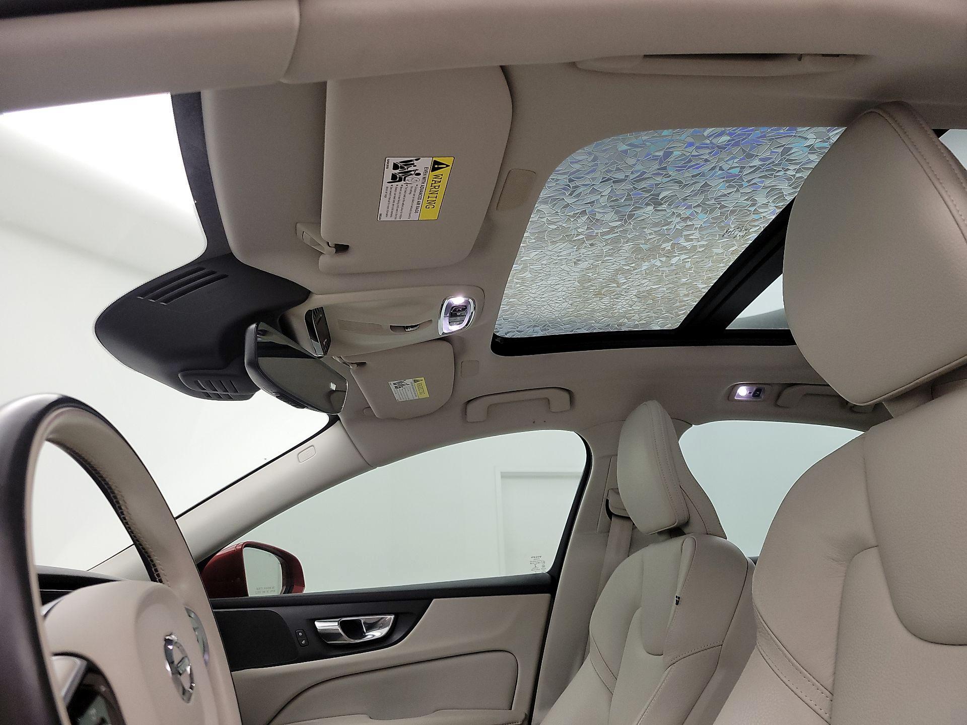 Thumbnail: 2019 Volvo S60 - 20