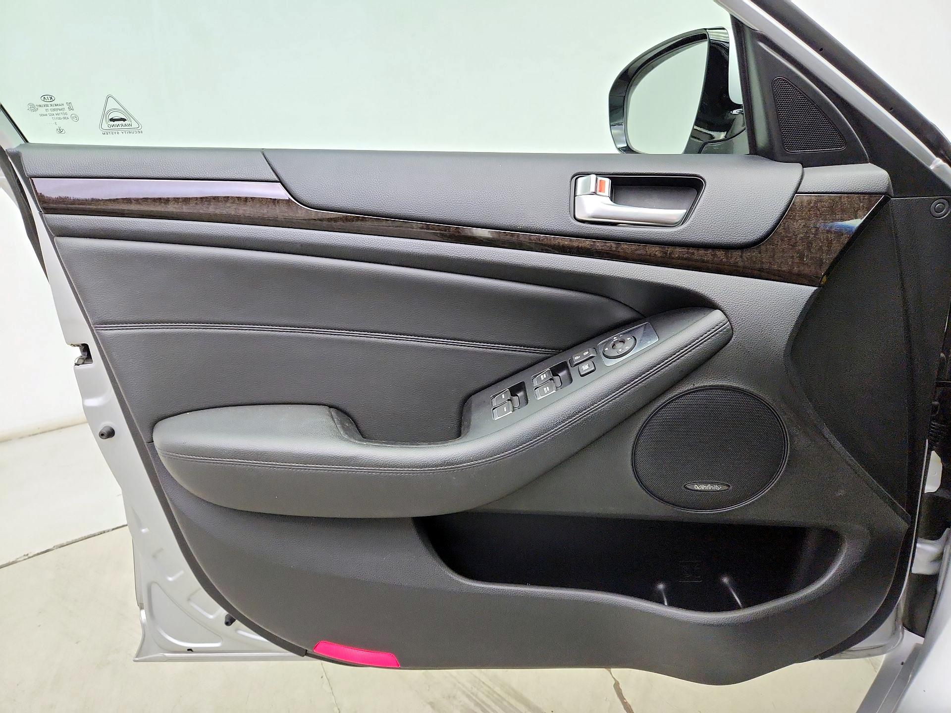 Thumbnail: 2016 Kia Cadenza - 12