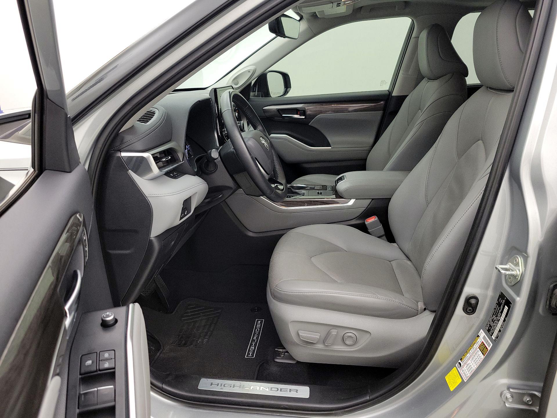 Thumbnail: 2020 Toyota Highlander - 11