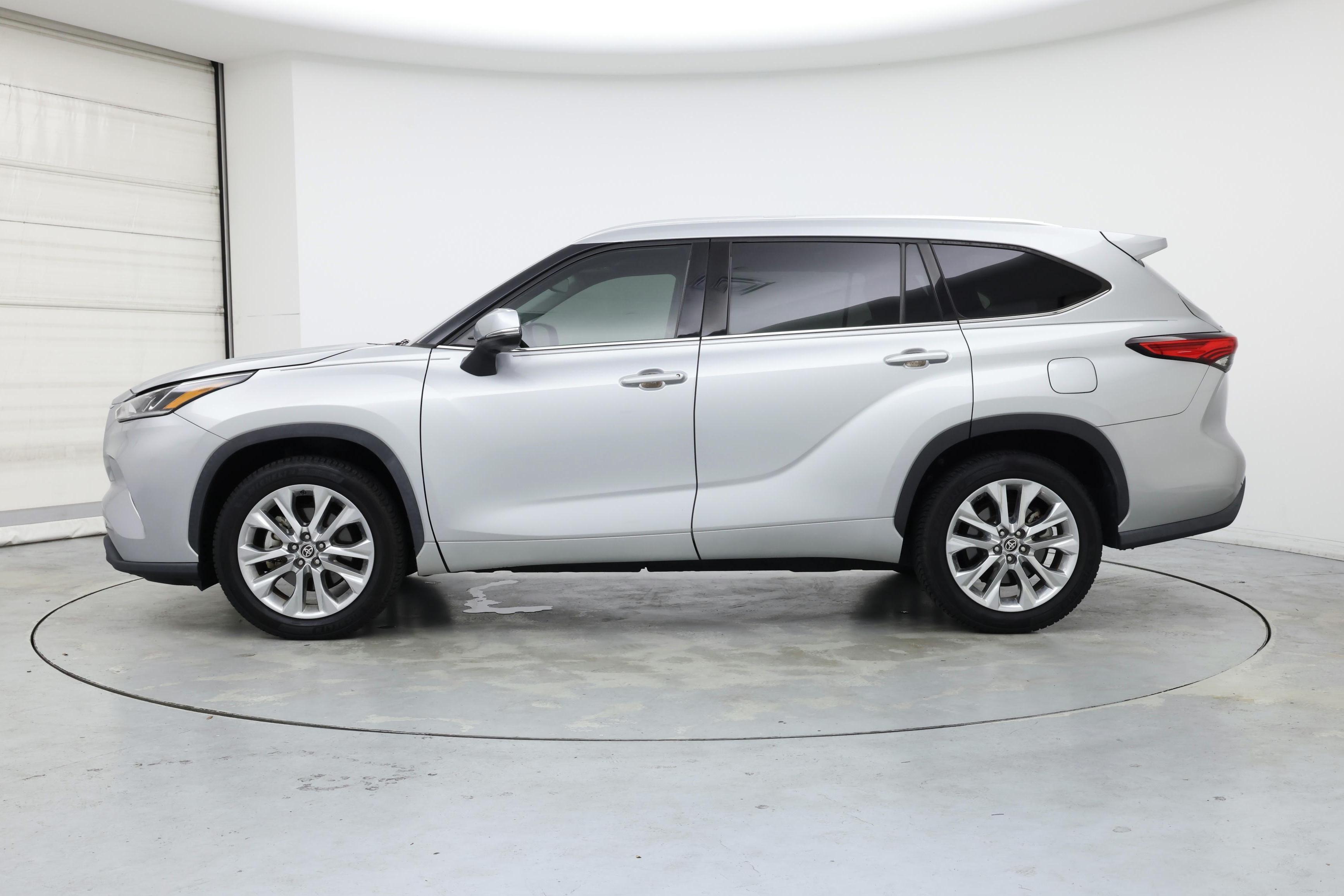Thumbnail: 2020 Toyota Highlander - 3