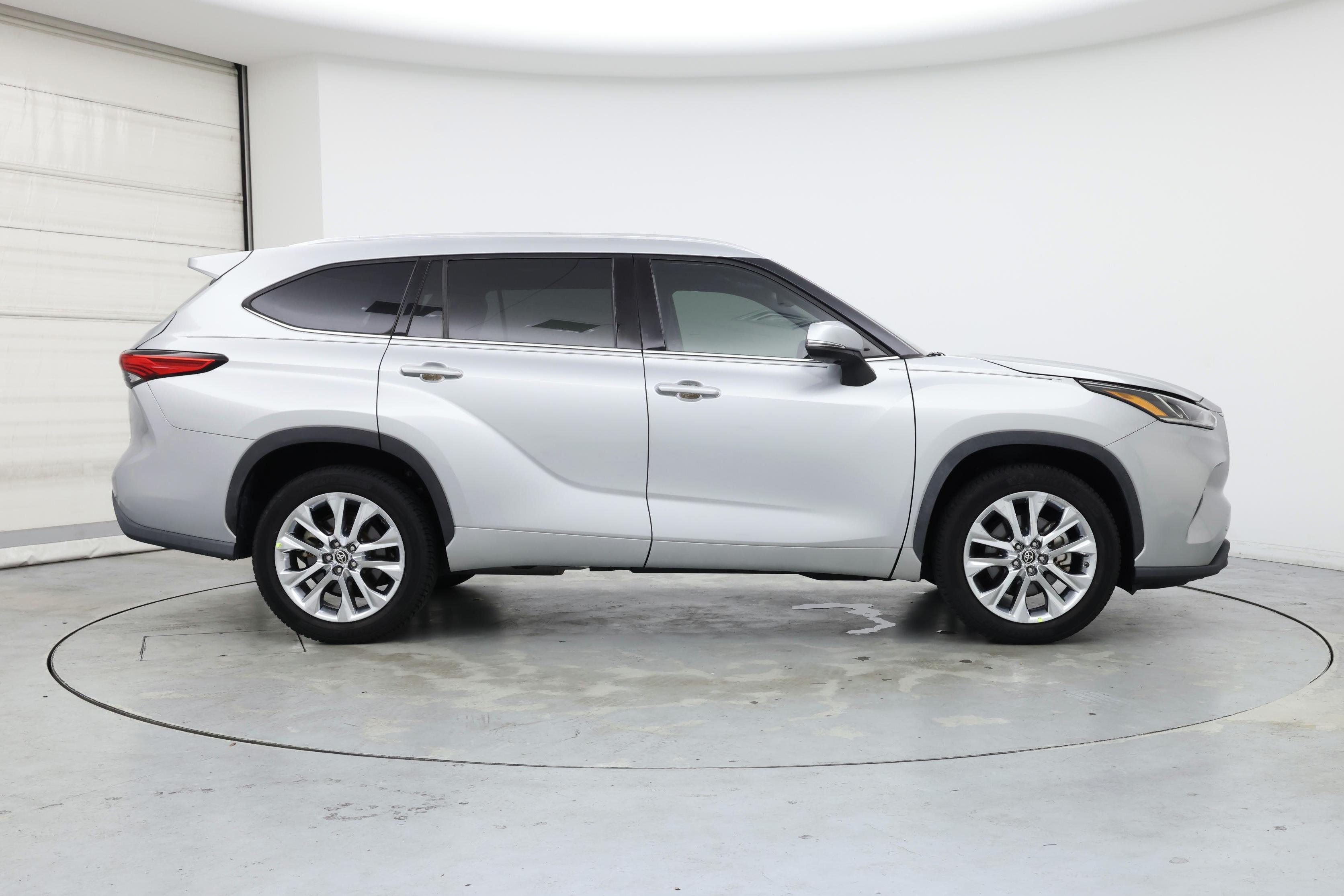 Thumbnail: 2020 Toyota Highlander - 7