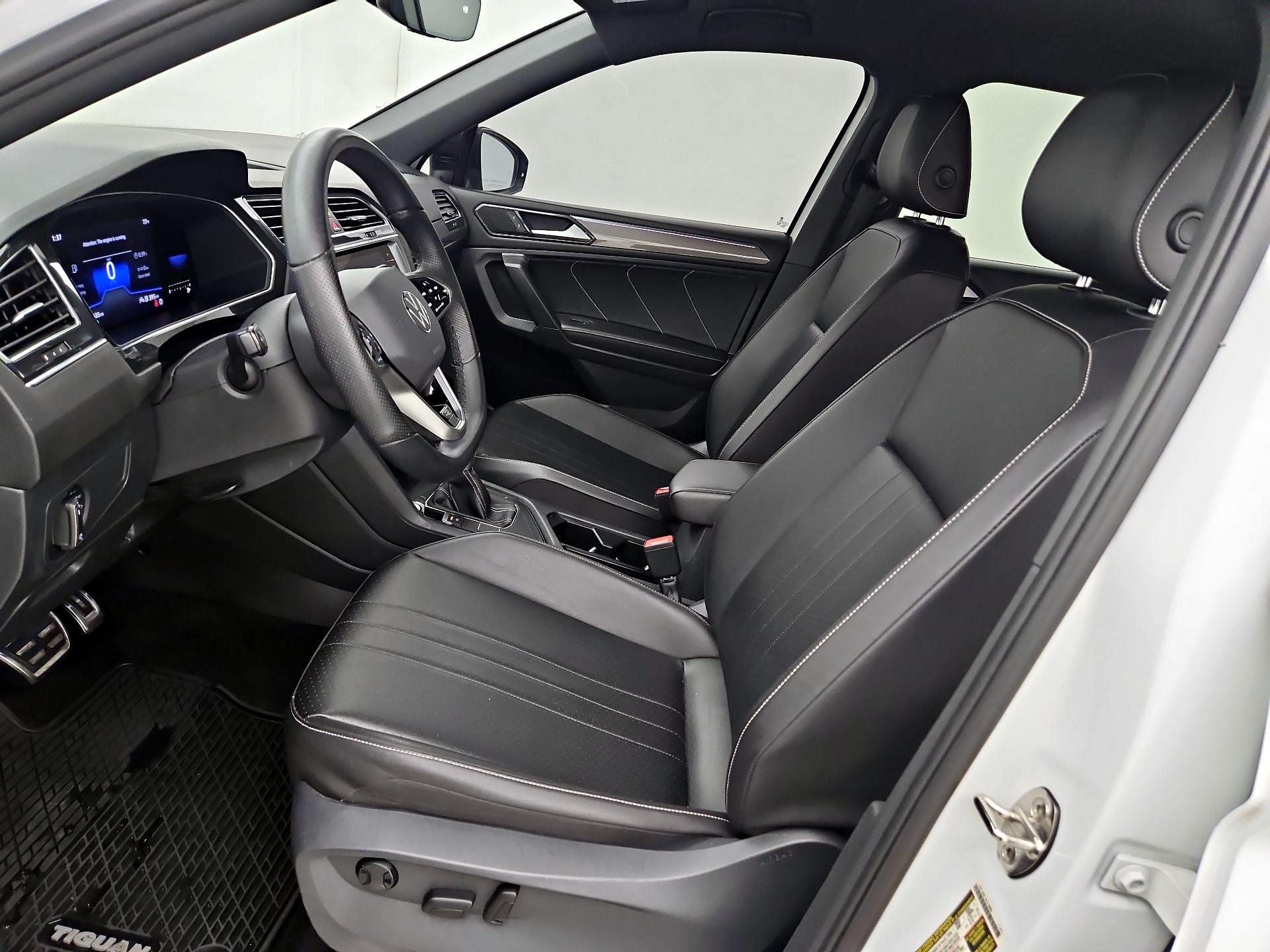 Thumbnail: 2022 Volkswagen Tiguan - 11