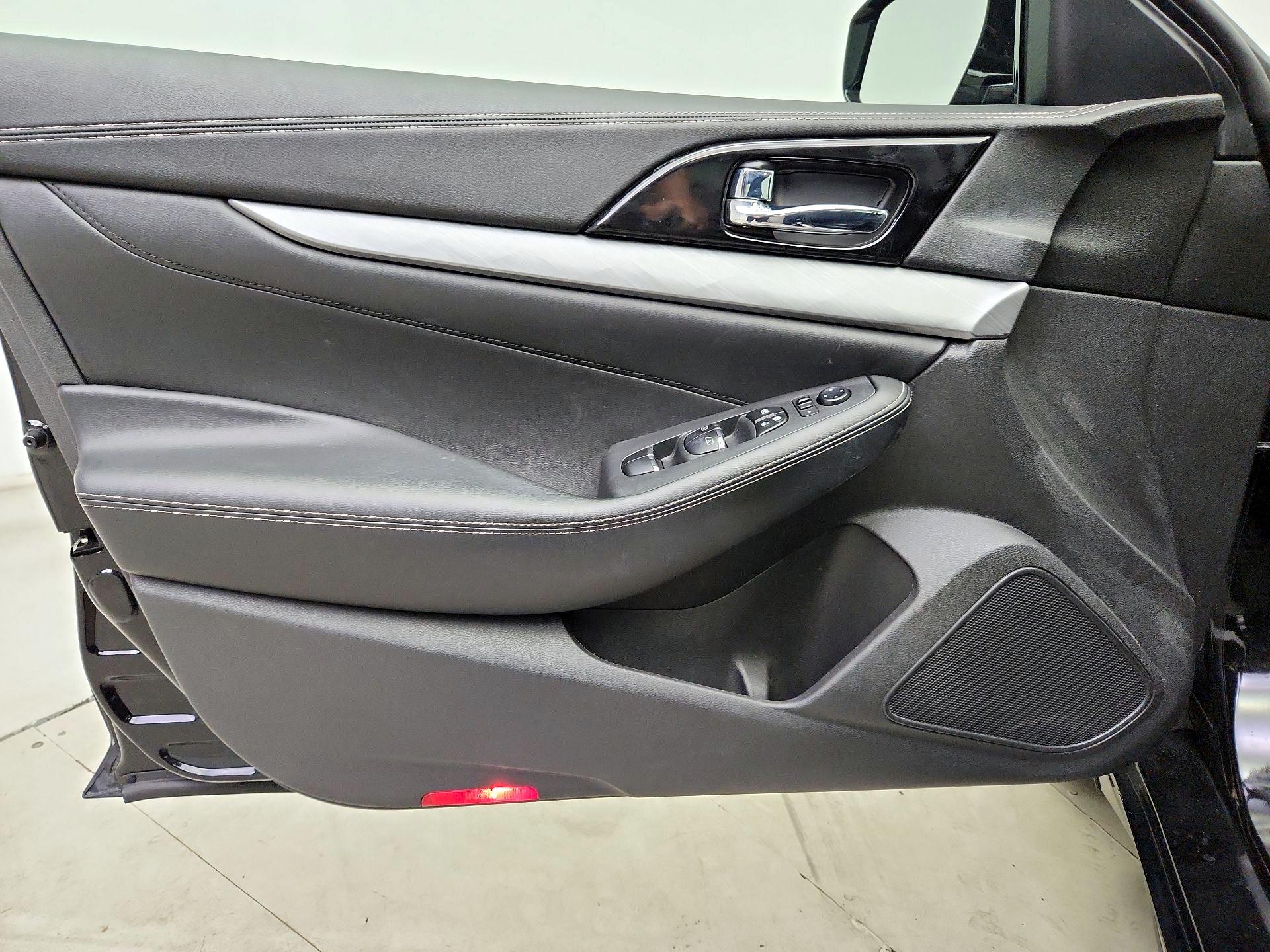 Thumbnail: 2016 Nissan Maxima - 12