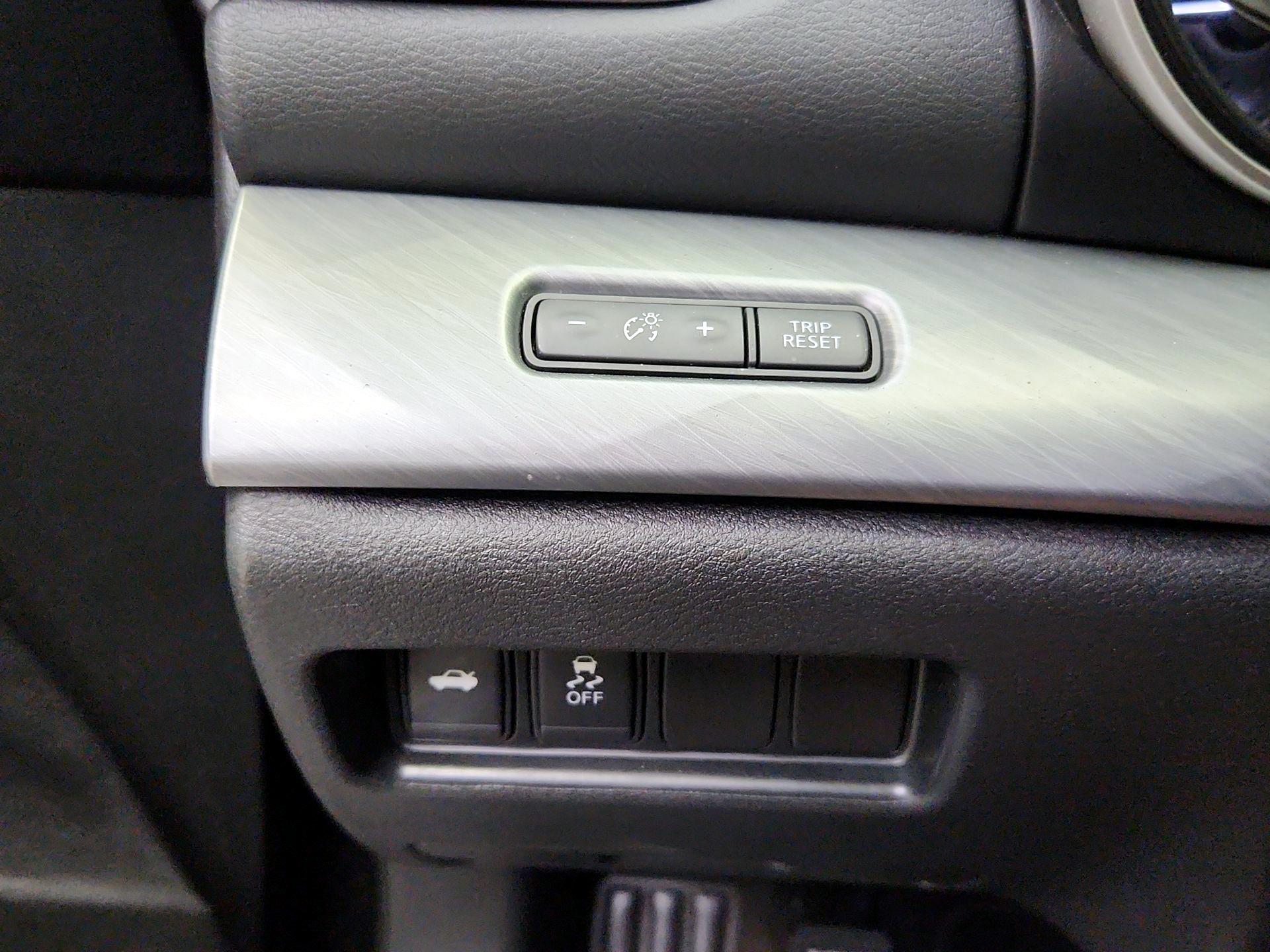 Thumbnail: 2016 Nissan Maxima - 13