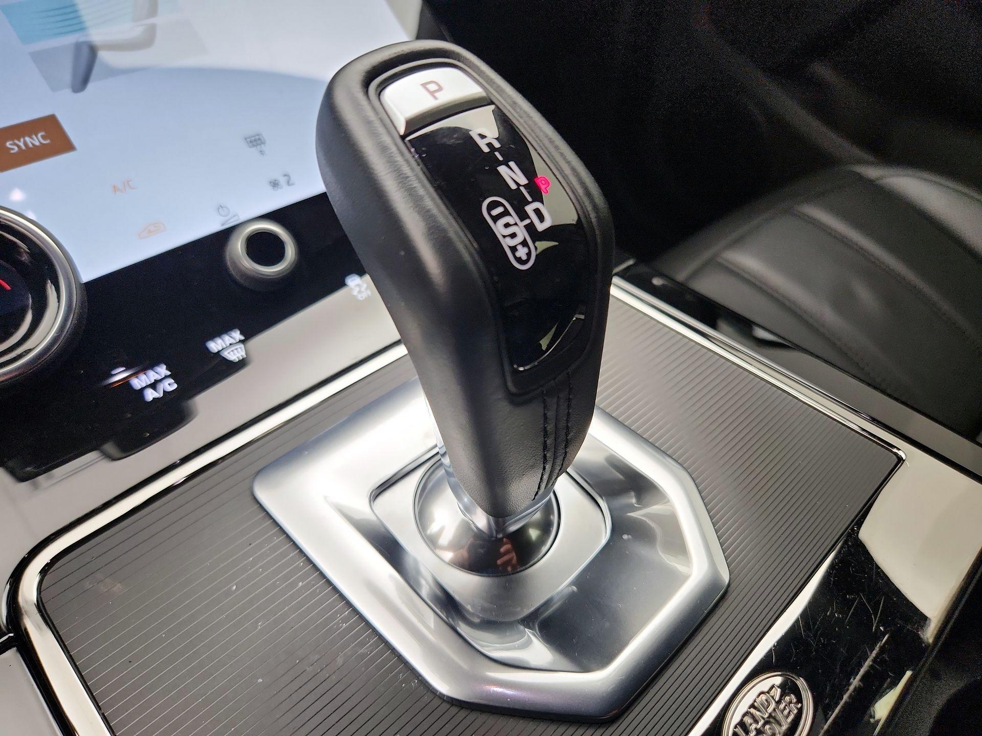 Thumbnail: 2022 Land Rover Range Rover Evoque - 18