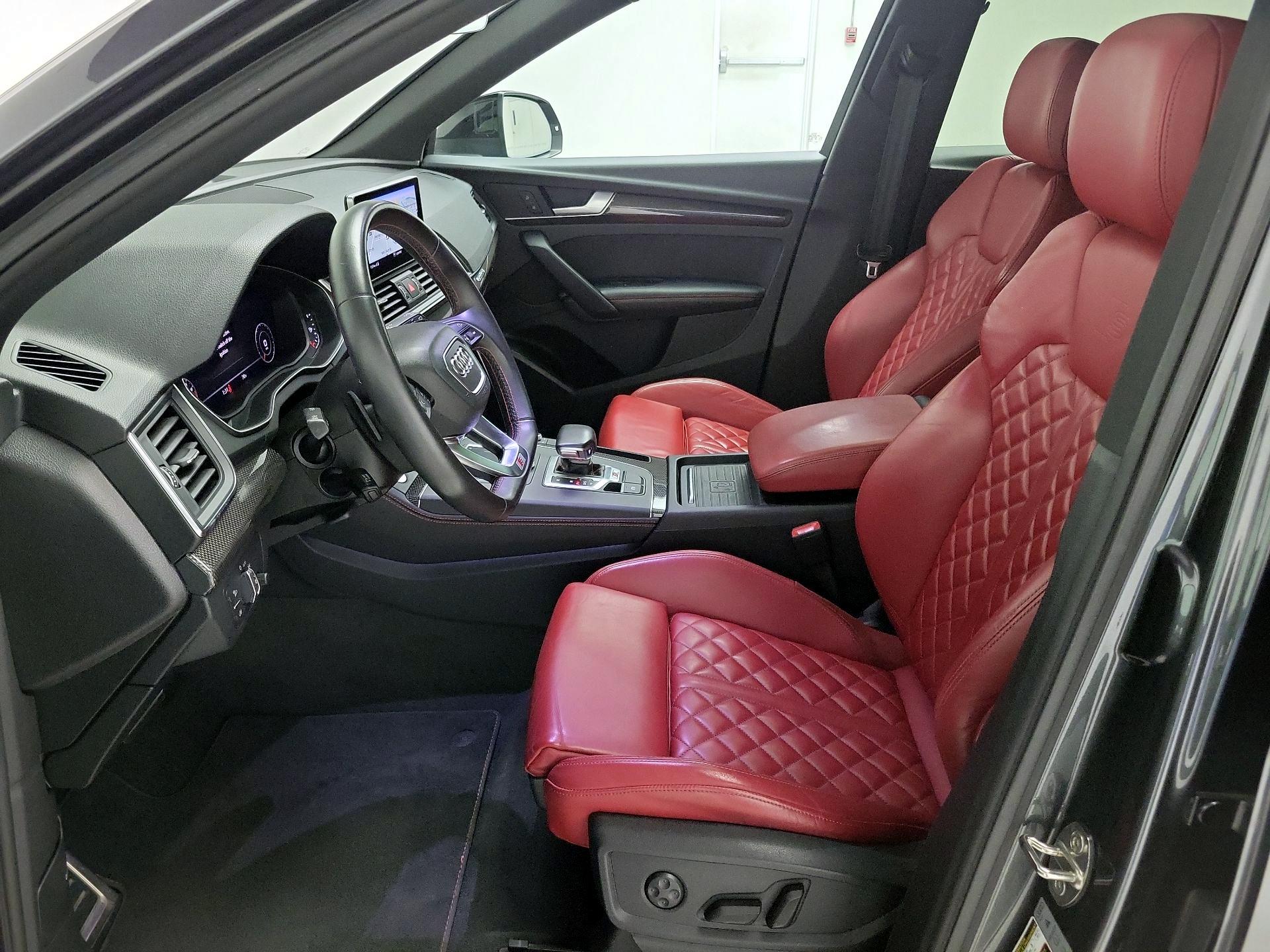 Thumbnail: 2019 Audi SQ5 - 11