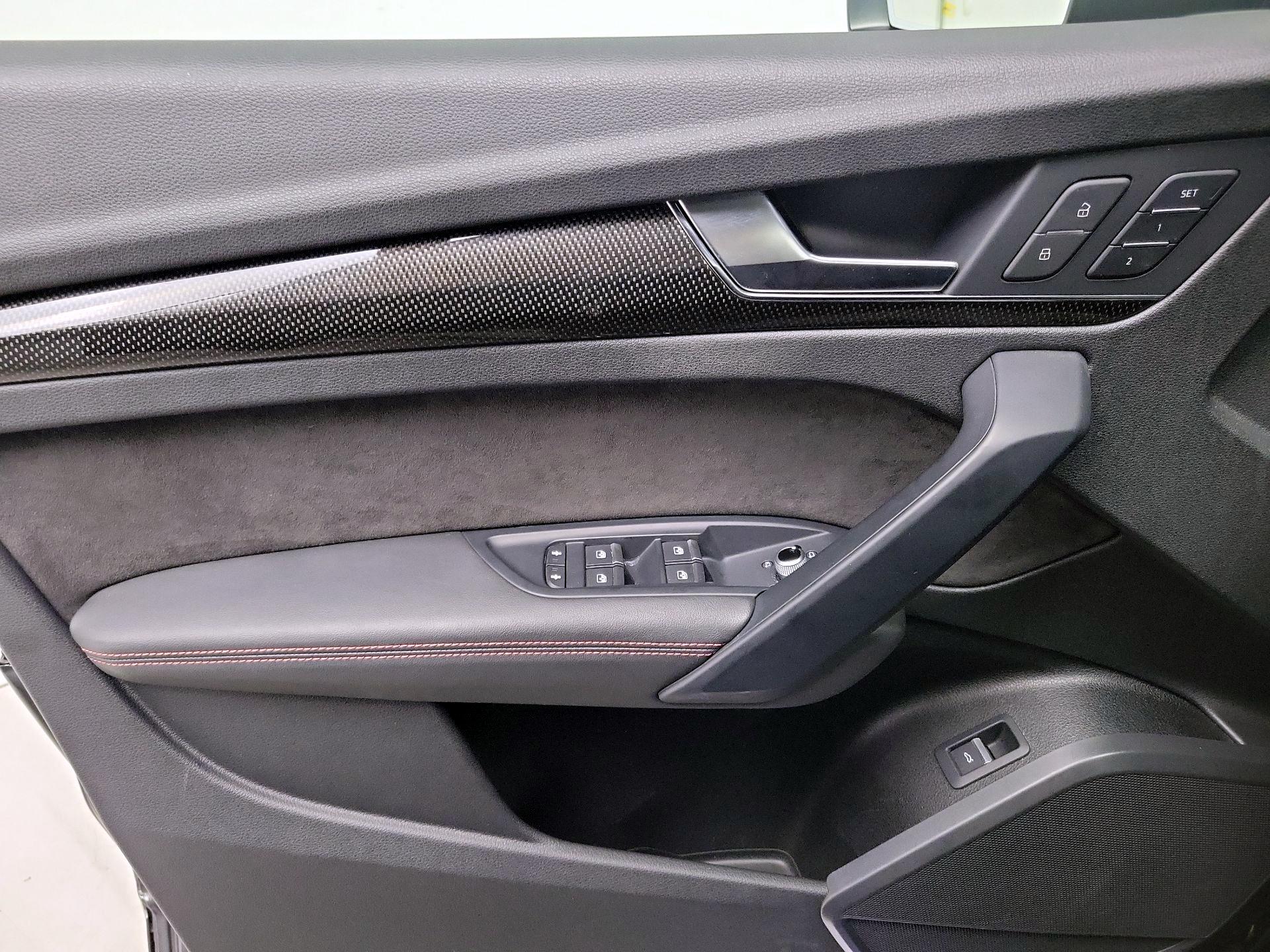 Thumbnail: 2019 Audi SQ5 - 12
