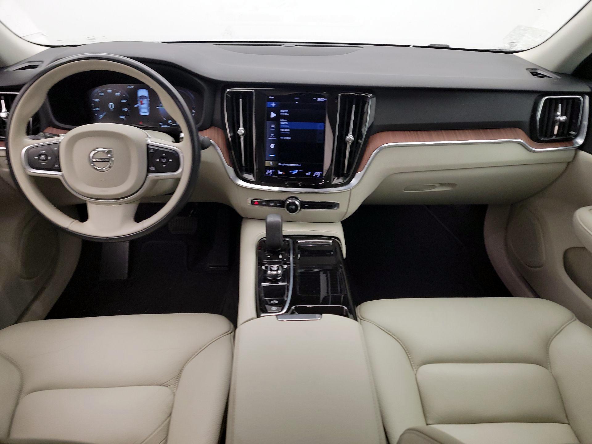Thumbnail: 2022 Volvo S60 - 9