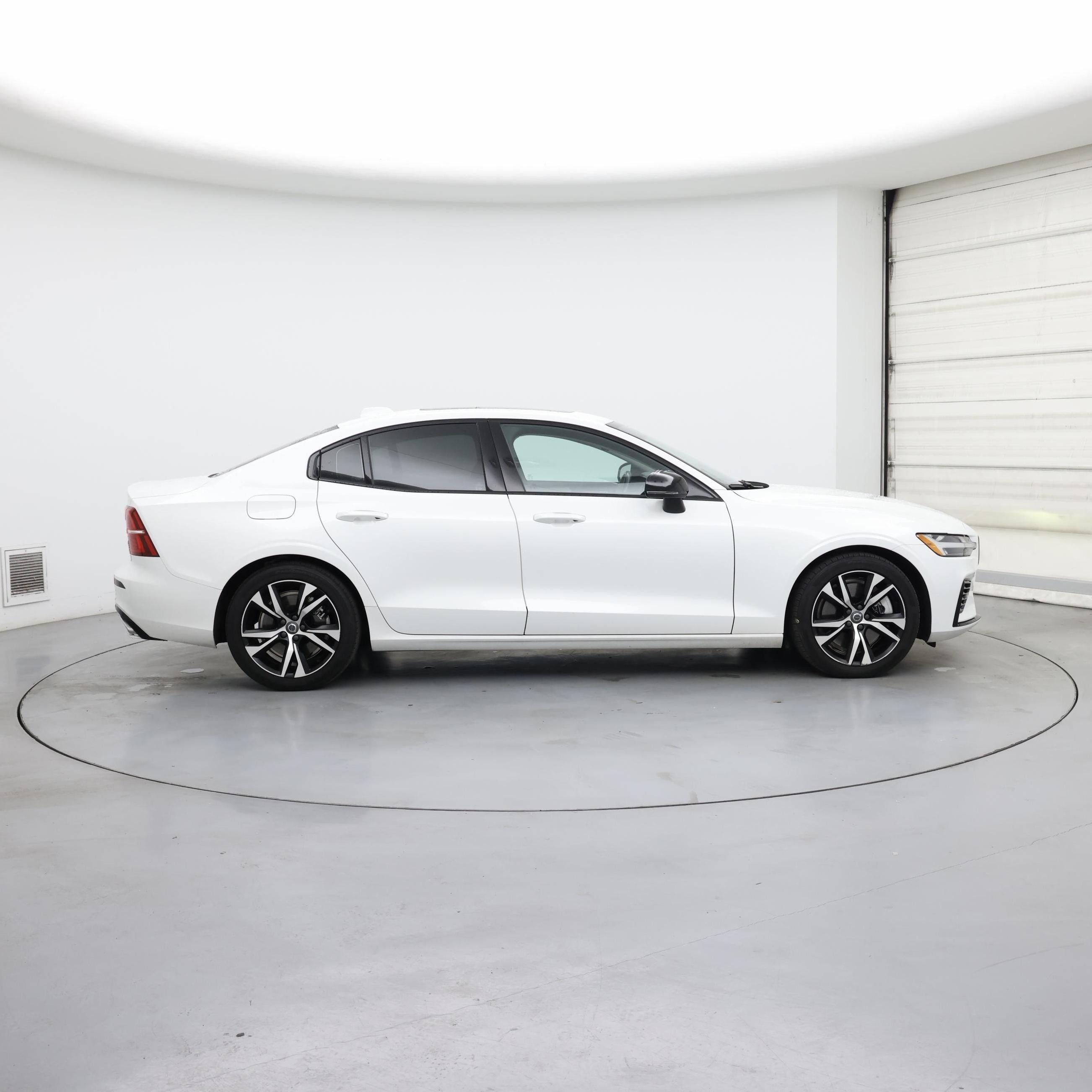 Thumbnail: 2022 Volvo S60 - 7