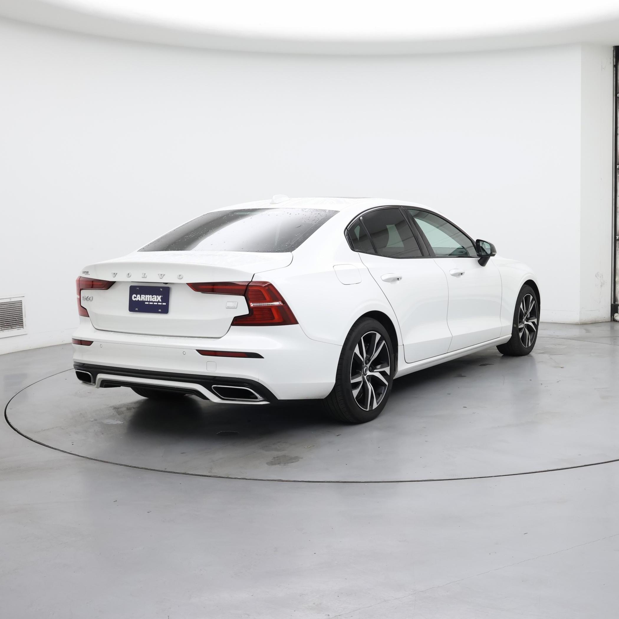 Thumbnail: 2022 Volvo S60 - 8