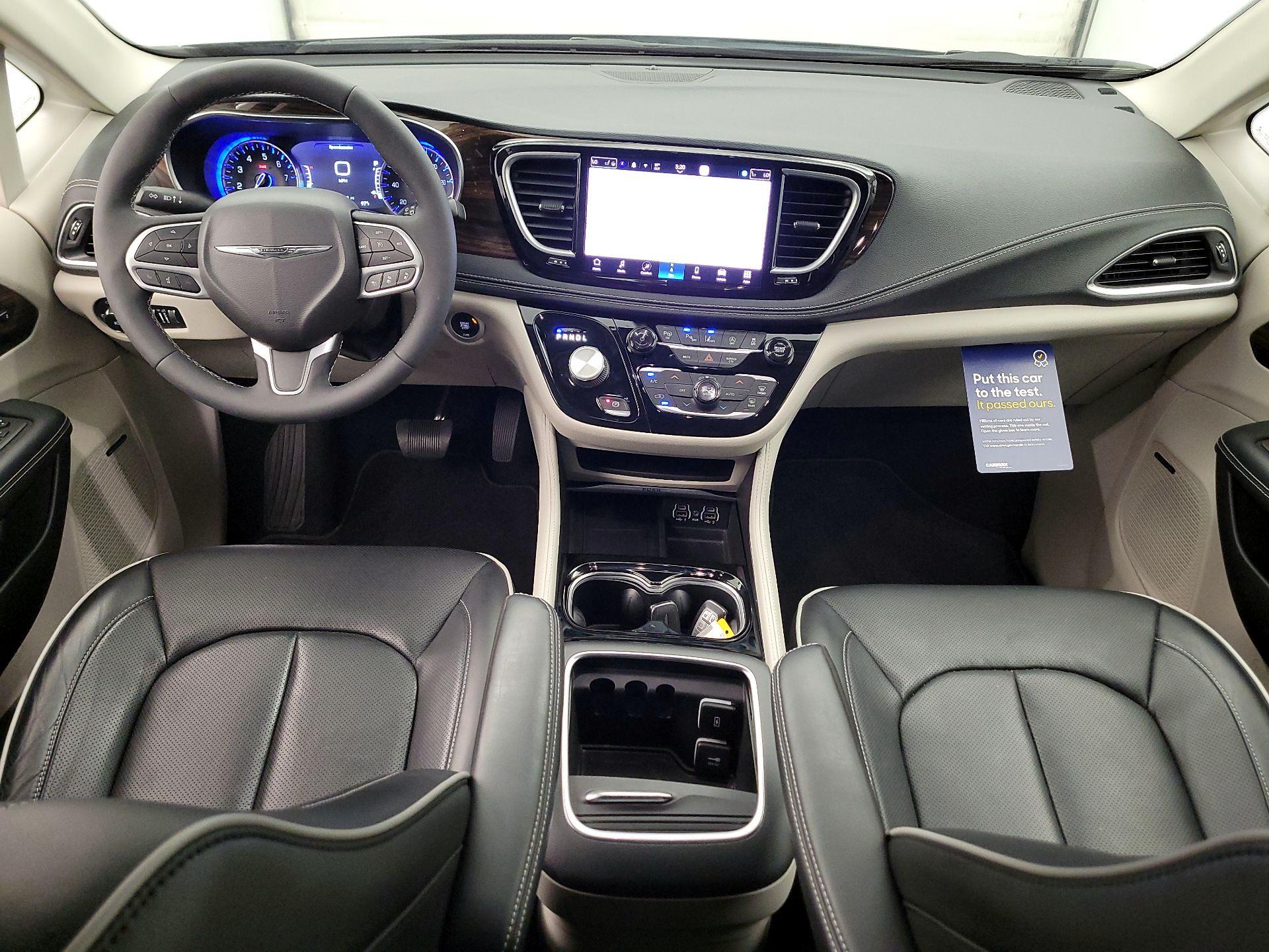 Thumbnail: 2022 Chrysler Pacifica - 9