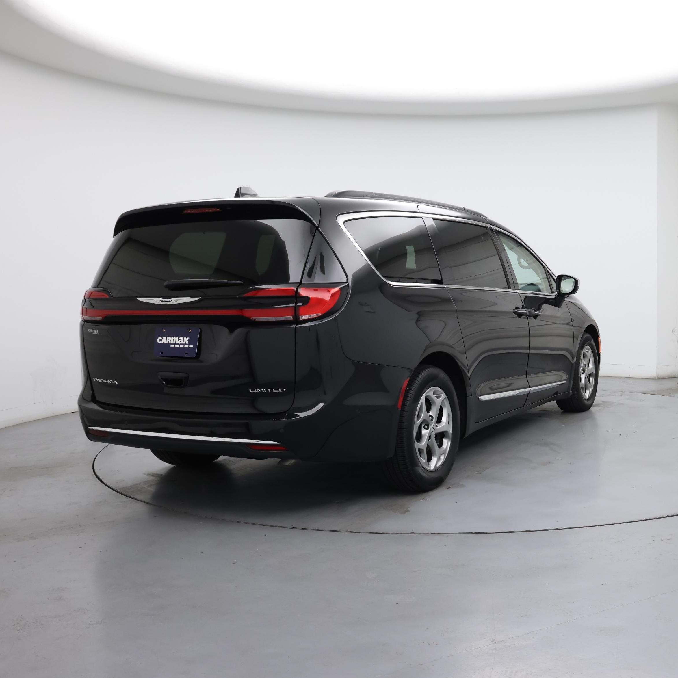 Thumbnail: 2022 Chrysler Pacifica - 8
