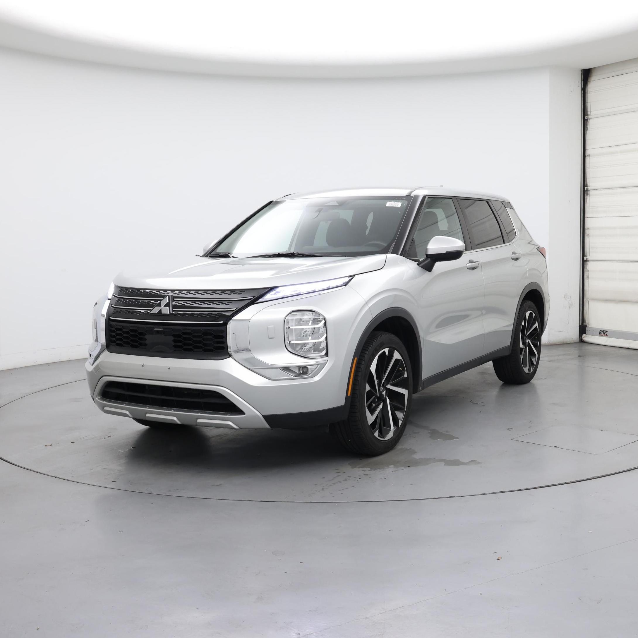 Thumbnail: 2023 Mitsubishi Outlander - 4