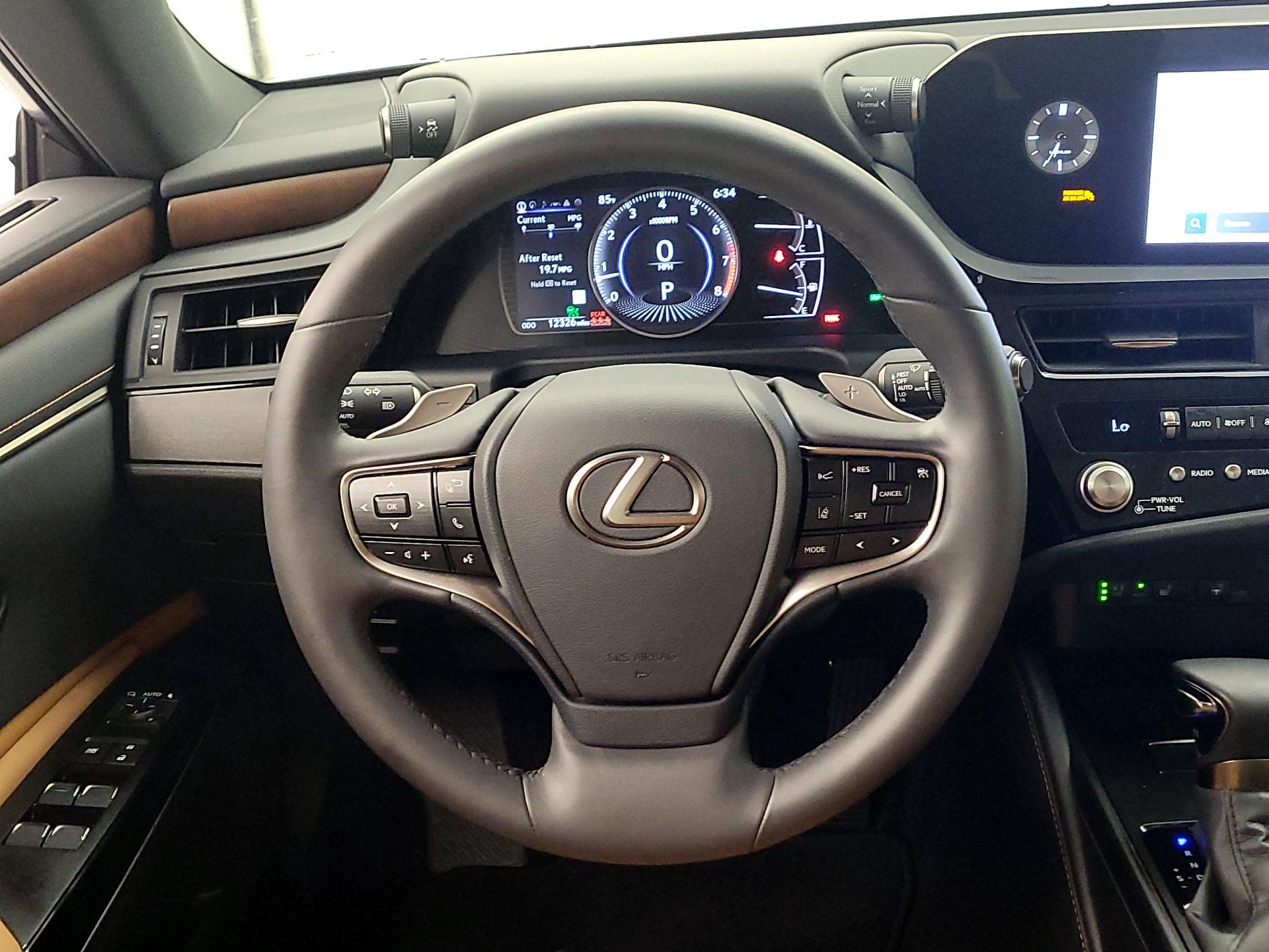Thumbnail: 2023 Lexus ES - 10