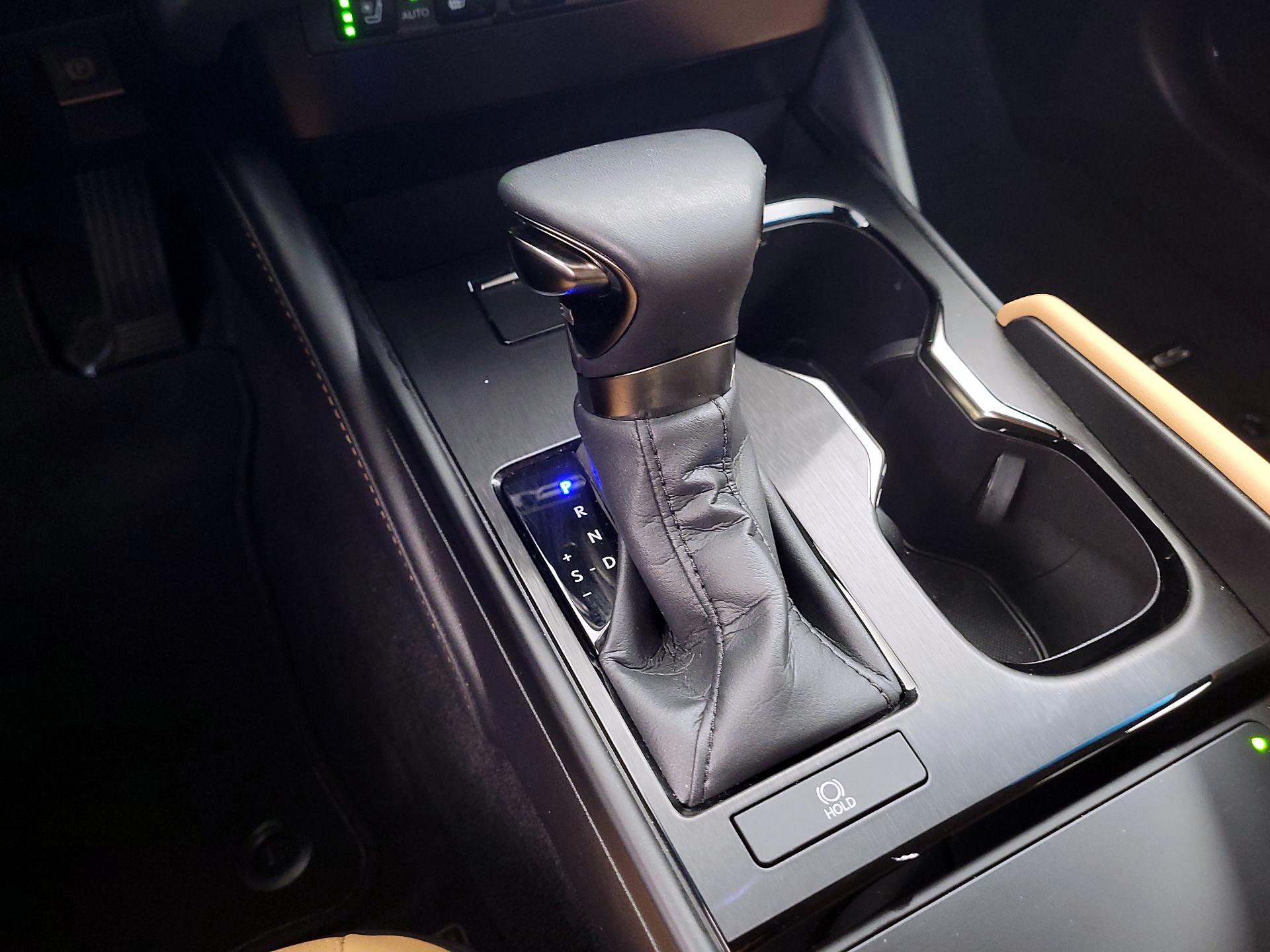 Thumbnail: 2023 Lexus ES - 16