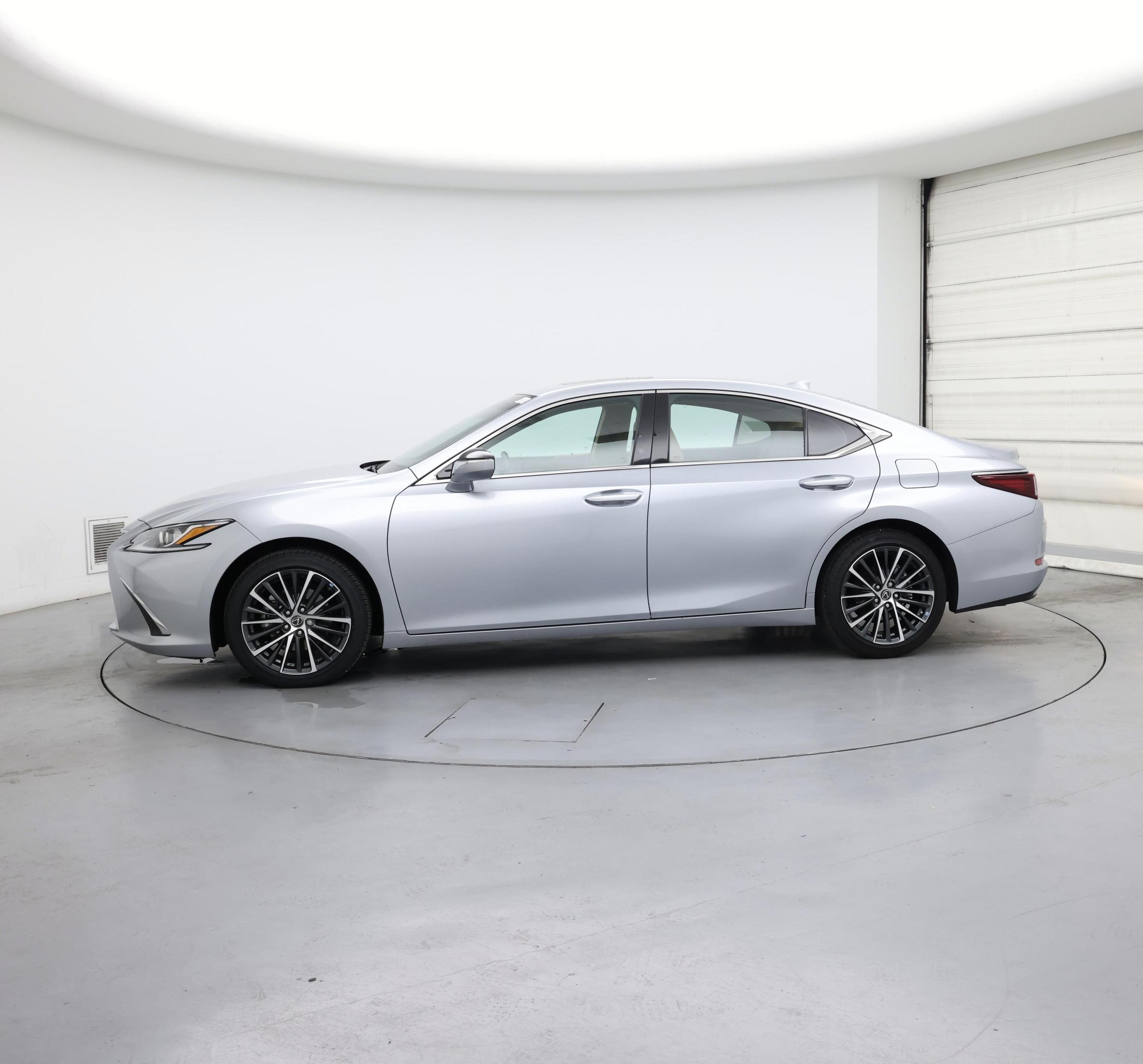 Thumbnail: 2023 Lexus ES - 3