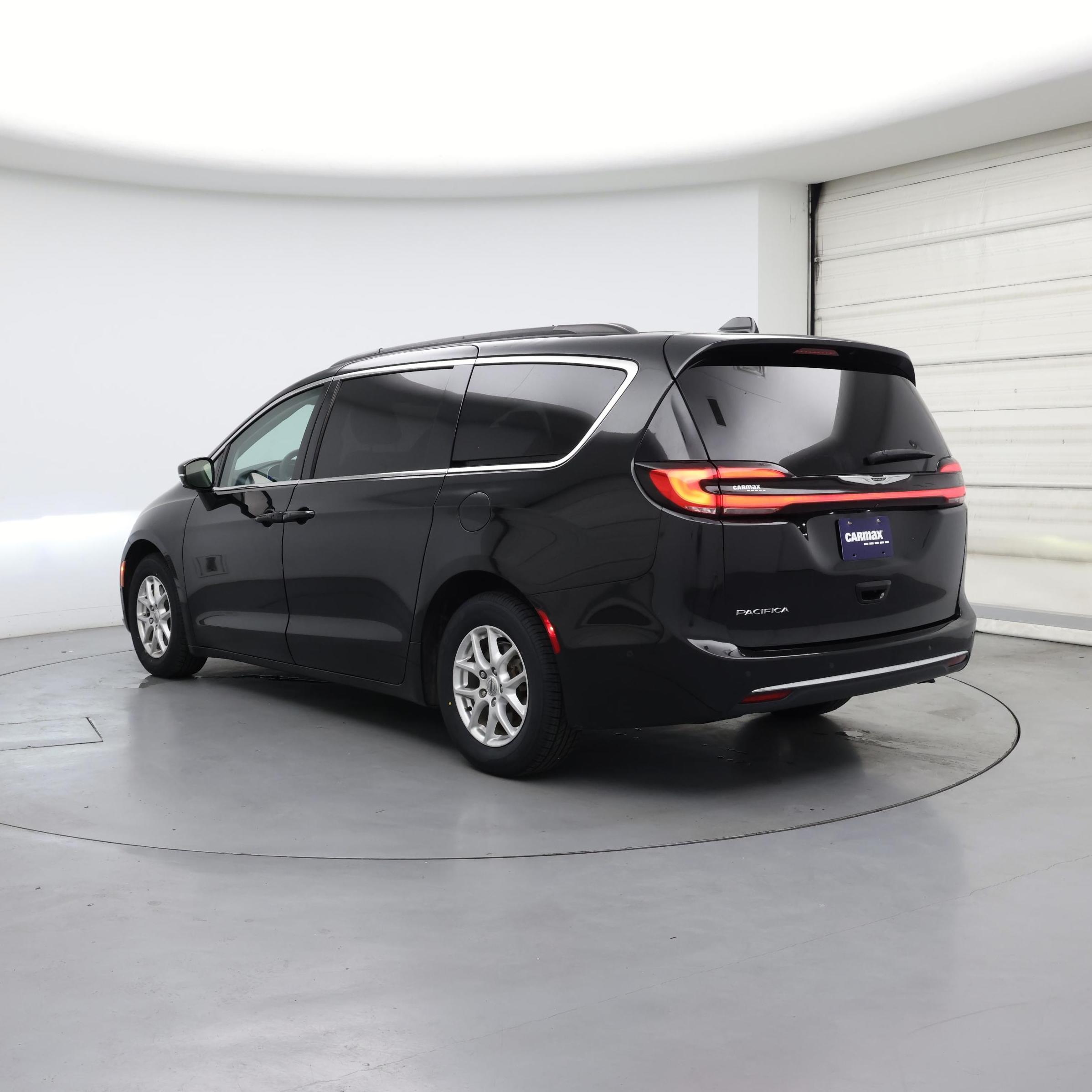 Thumbnail: 2022 Chrysler Pacifica - 2