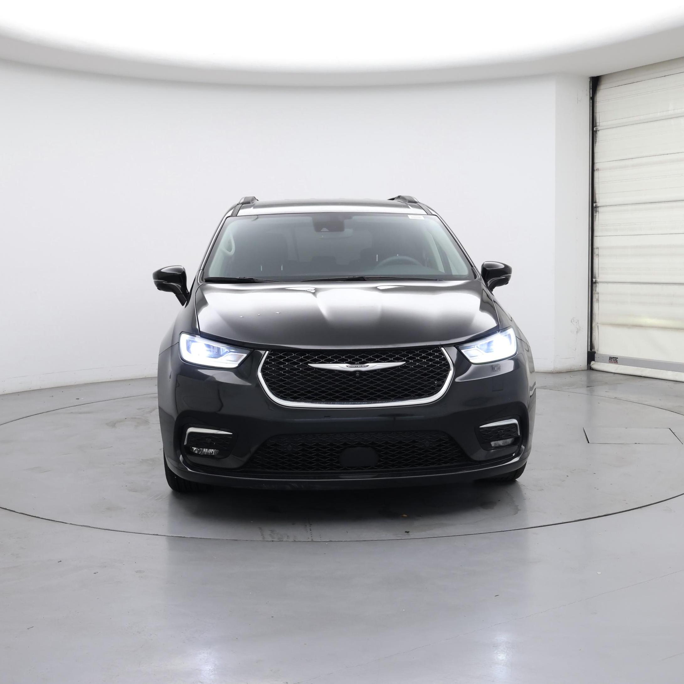 Thumbnail: 2022 Chrysler Pacifica - 5