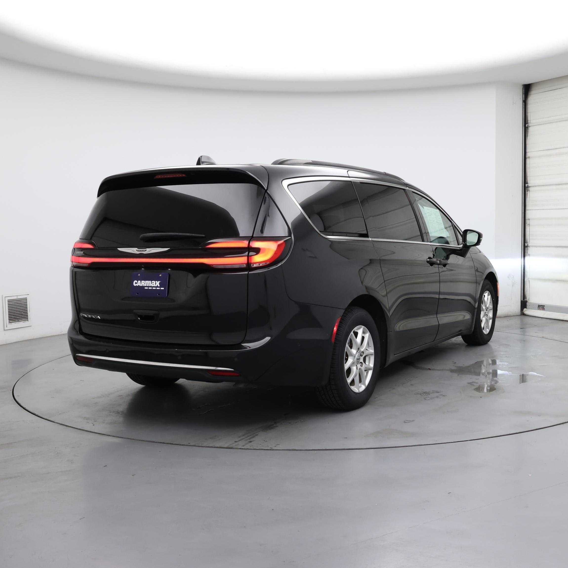 Thumbnail: 2022 Chrysler Pacifica - 8