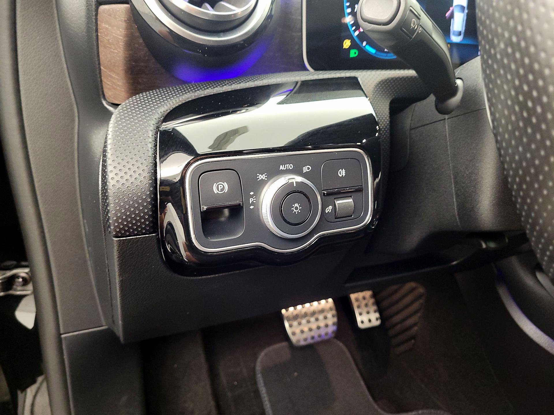 Thumbnail: 2020 Mercedes-Benz A-Class - 13