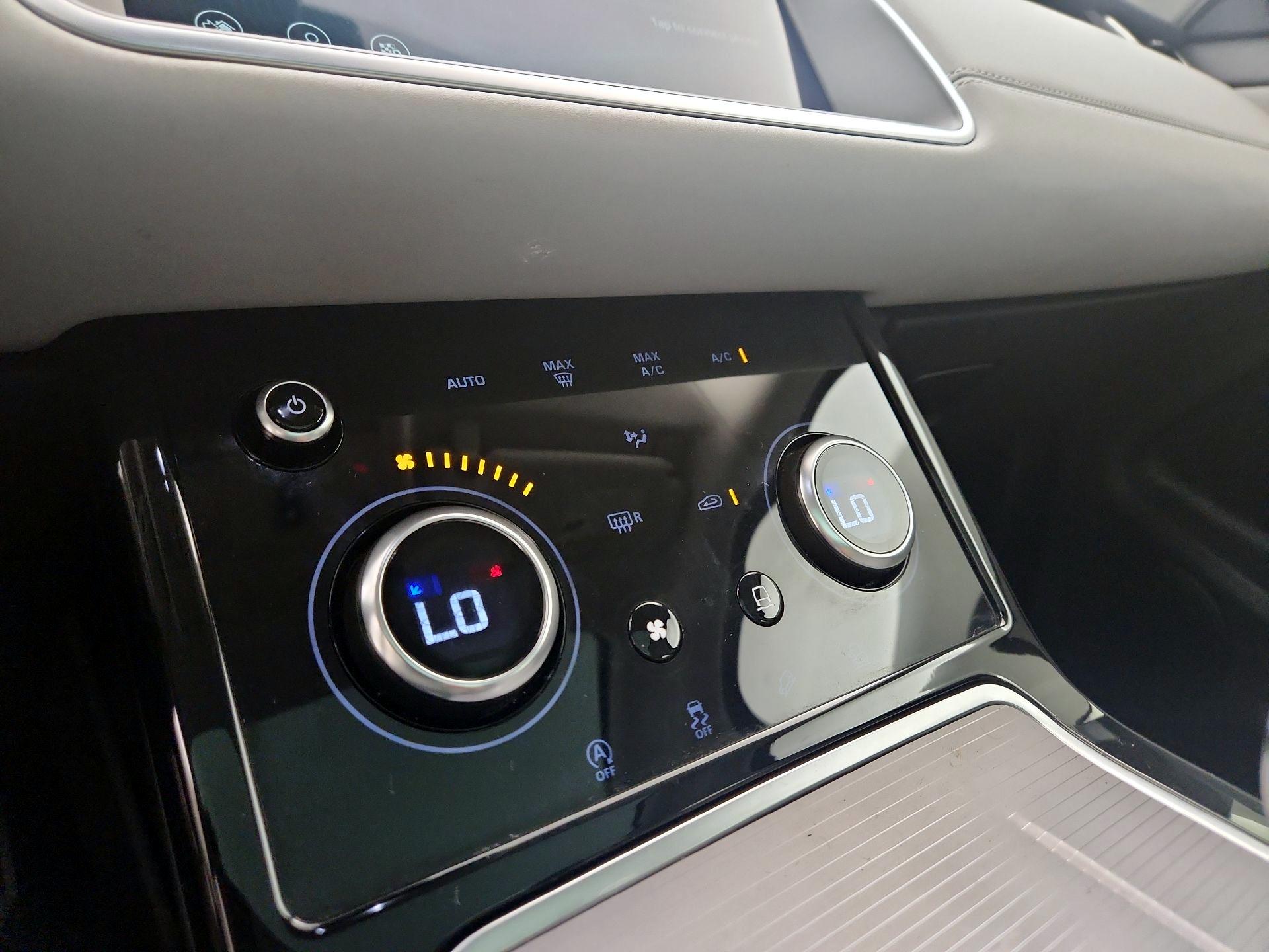 Thumbnail: 2020 Land Rover Range Rover Evoque - 17