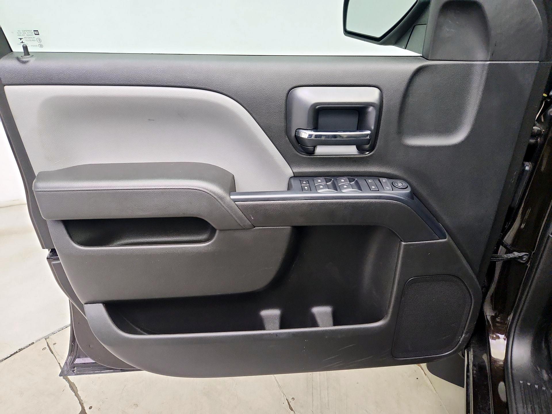 Thumbnail: 2018 Chevrolet Silverado 1500 - 12