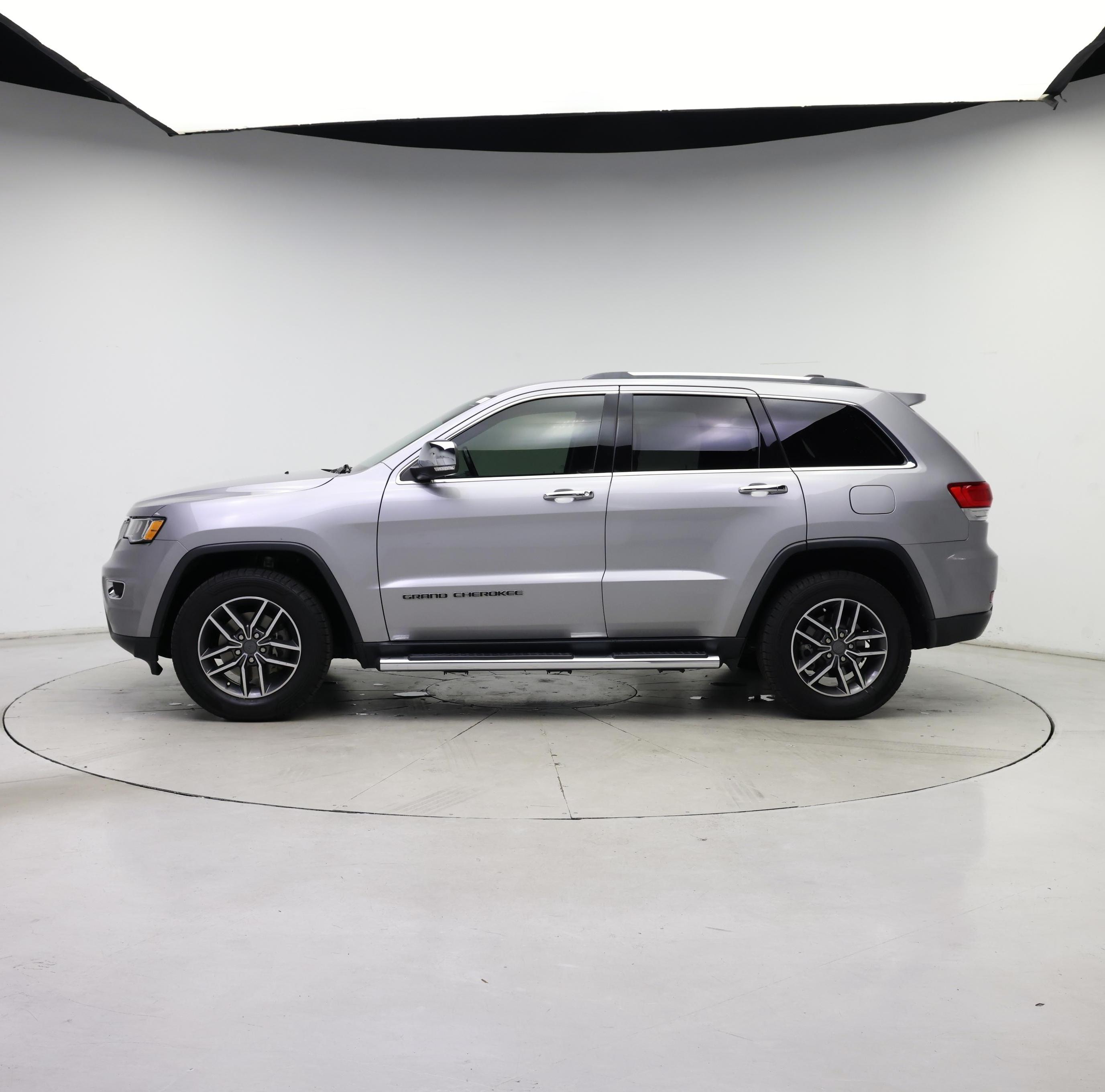 Thumbnail: 2019 Jeep Grand Cherokee - 3