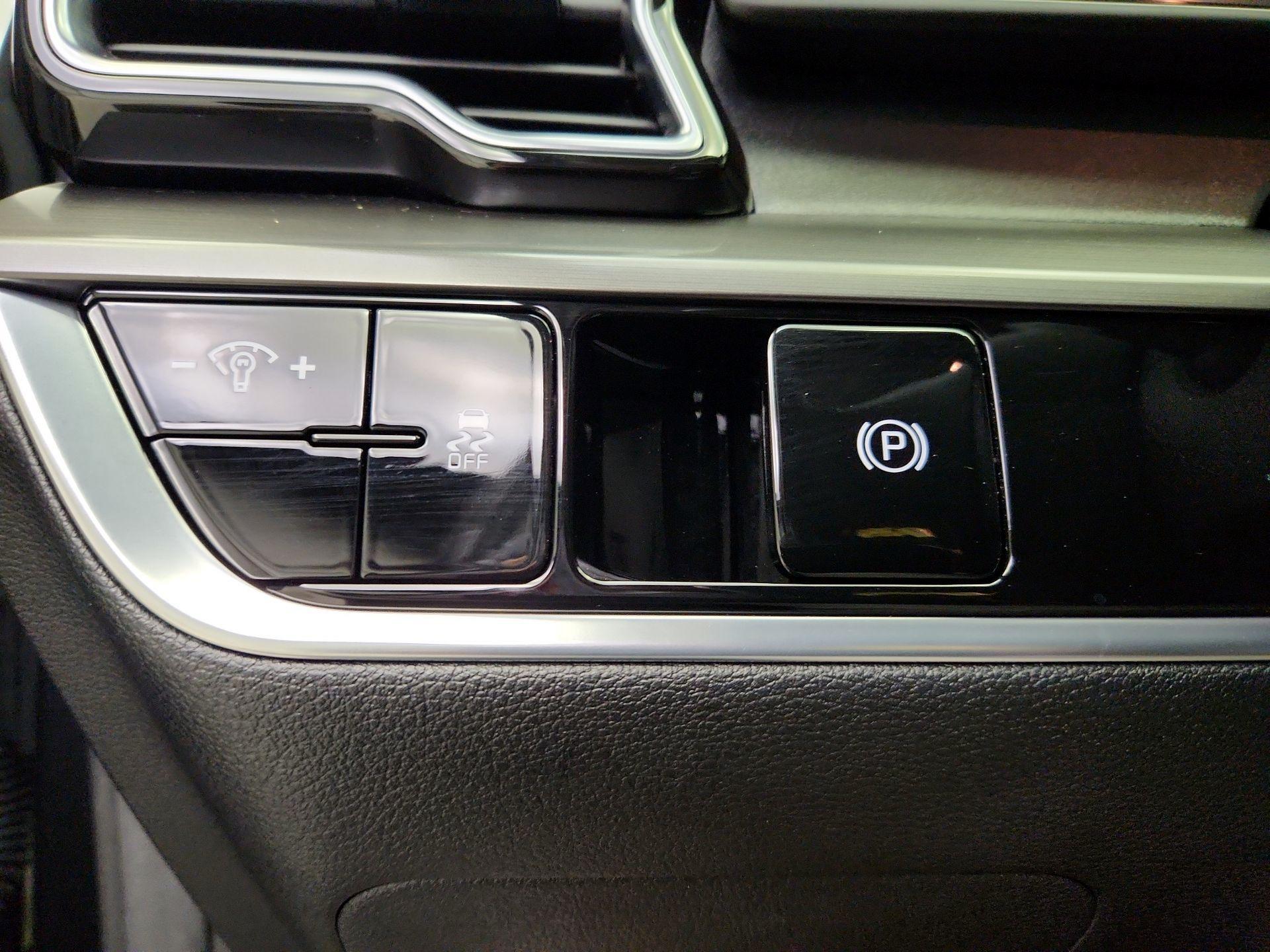 Thumbnail: 2023 Kia Sportage - 13