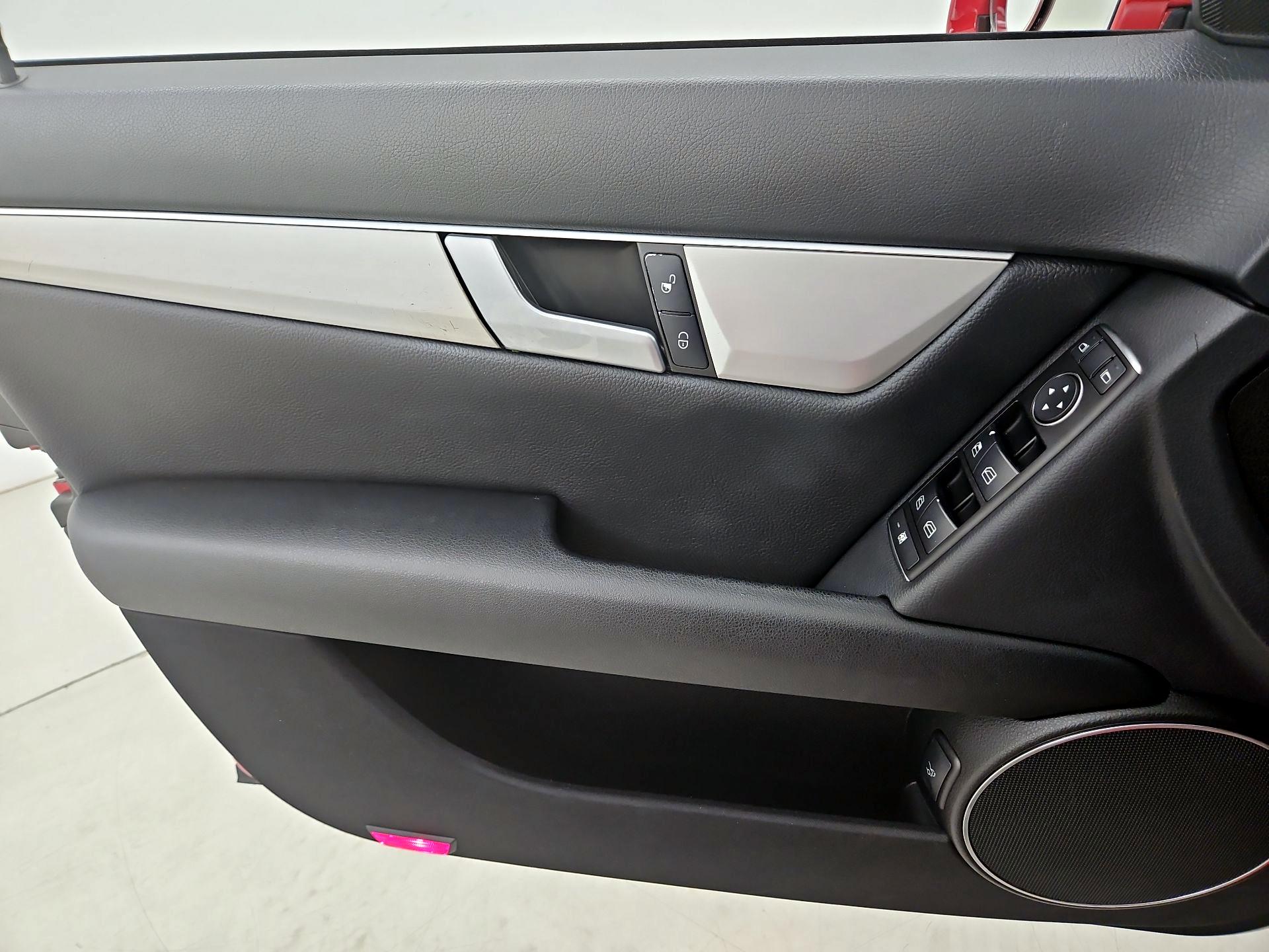 Thumbnail: 2014 Mercedes-Benz C-Class - 12