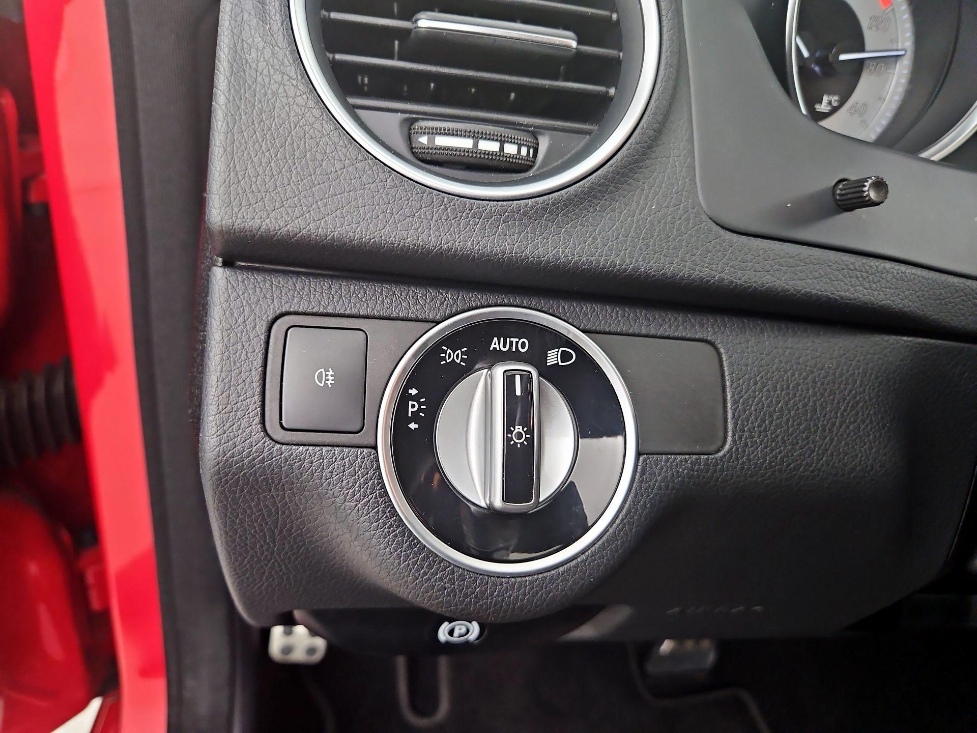 Thumbnail: 2014 Mercedes-Benz C-Class - 13