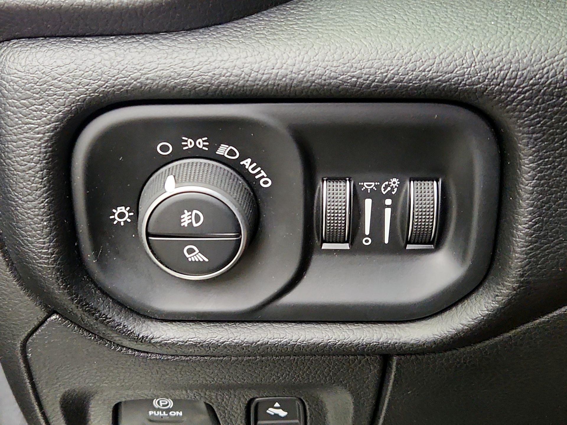 Thumbnail: 2019 RAM 1500 - 13