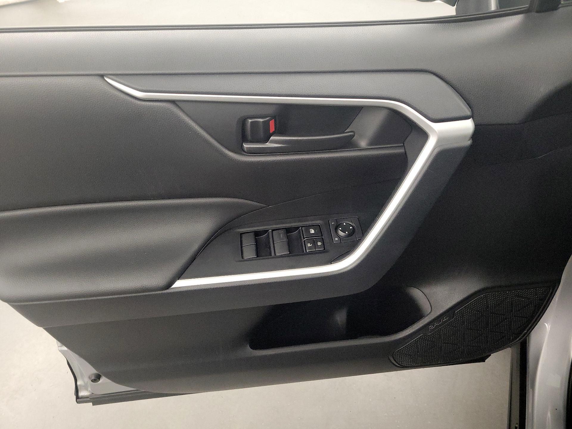Thumbnail: 2024 Toyota RAV4 - 12