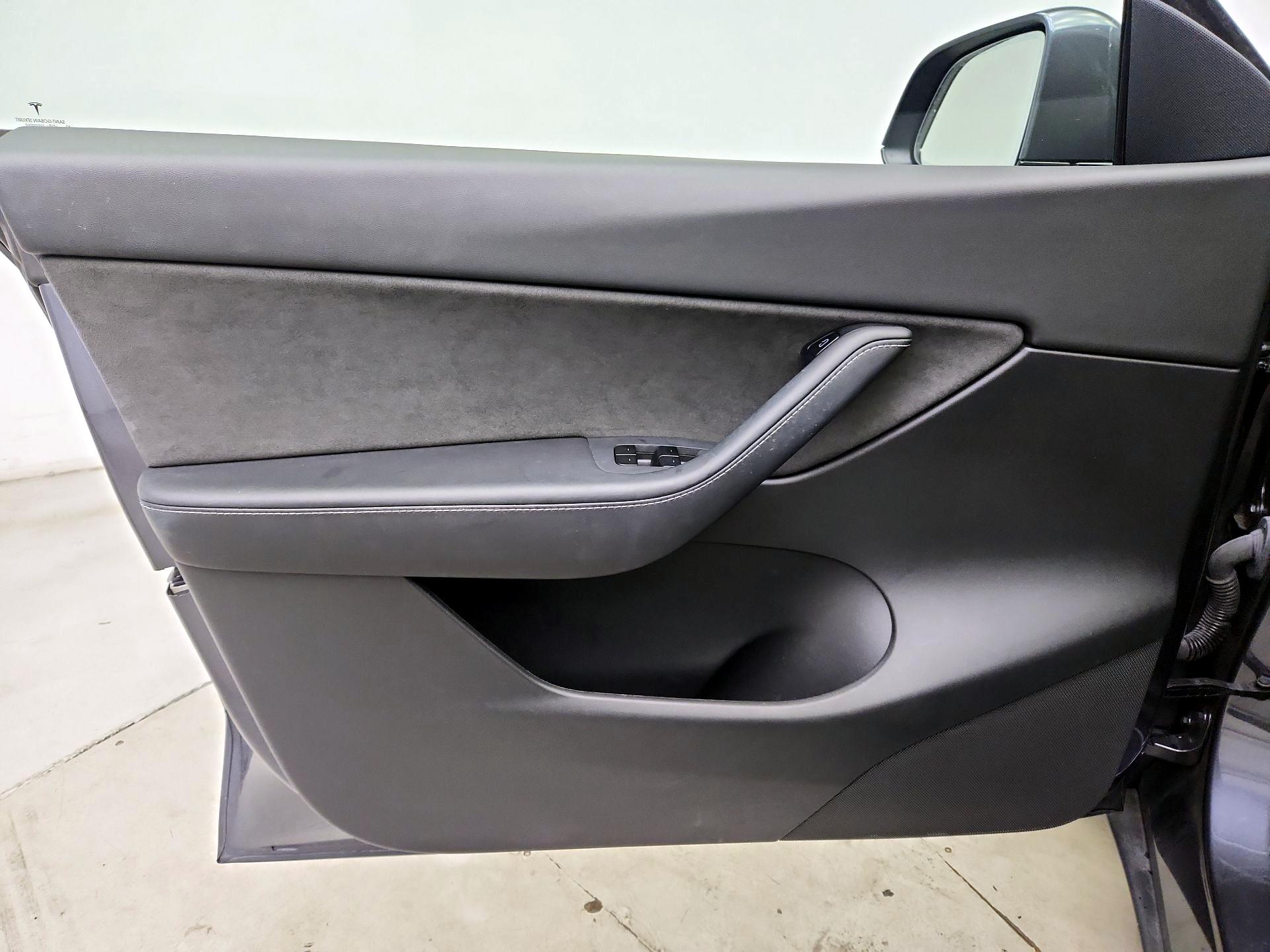 Thumbnail: 2021 Tesla Model Y - 12