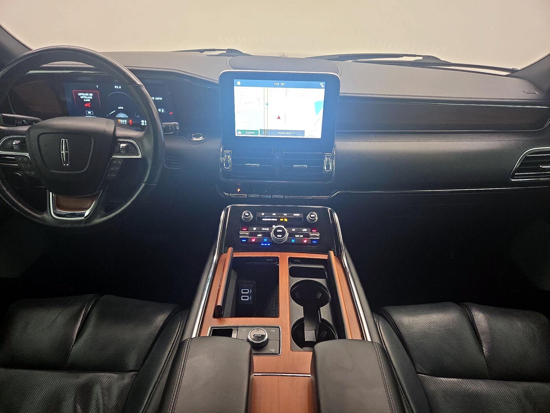 Thumbnail: 2019 Lincoln Navigator L - 9