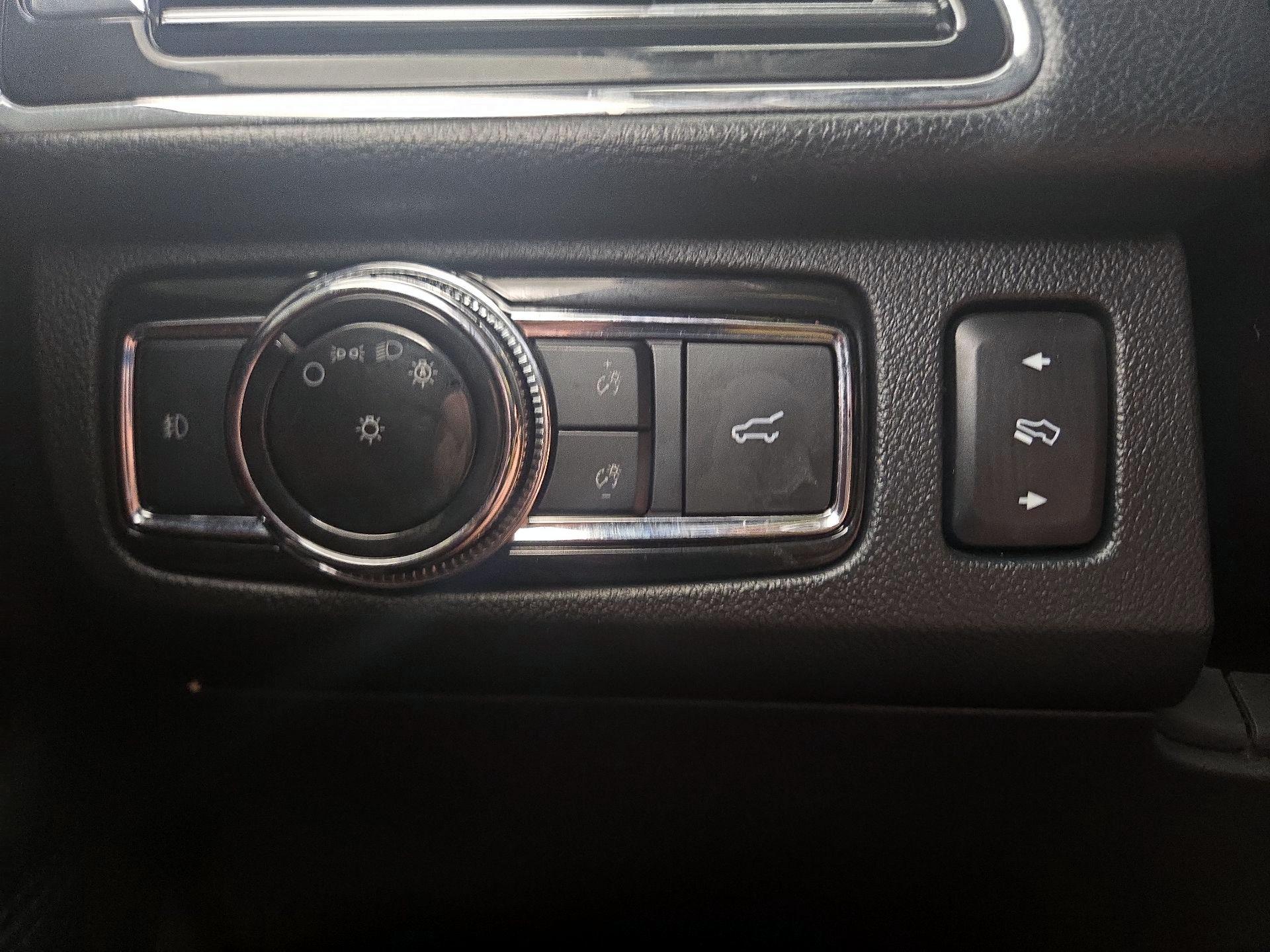 Thumbnail: 2019 Lincoln Navigator L - 13