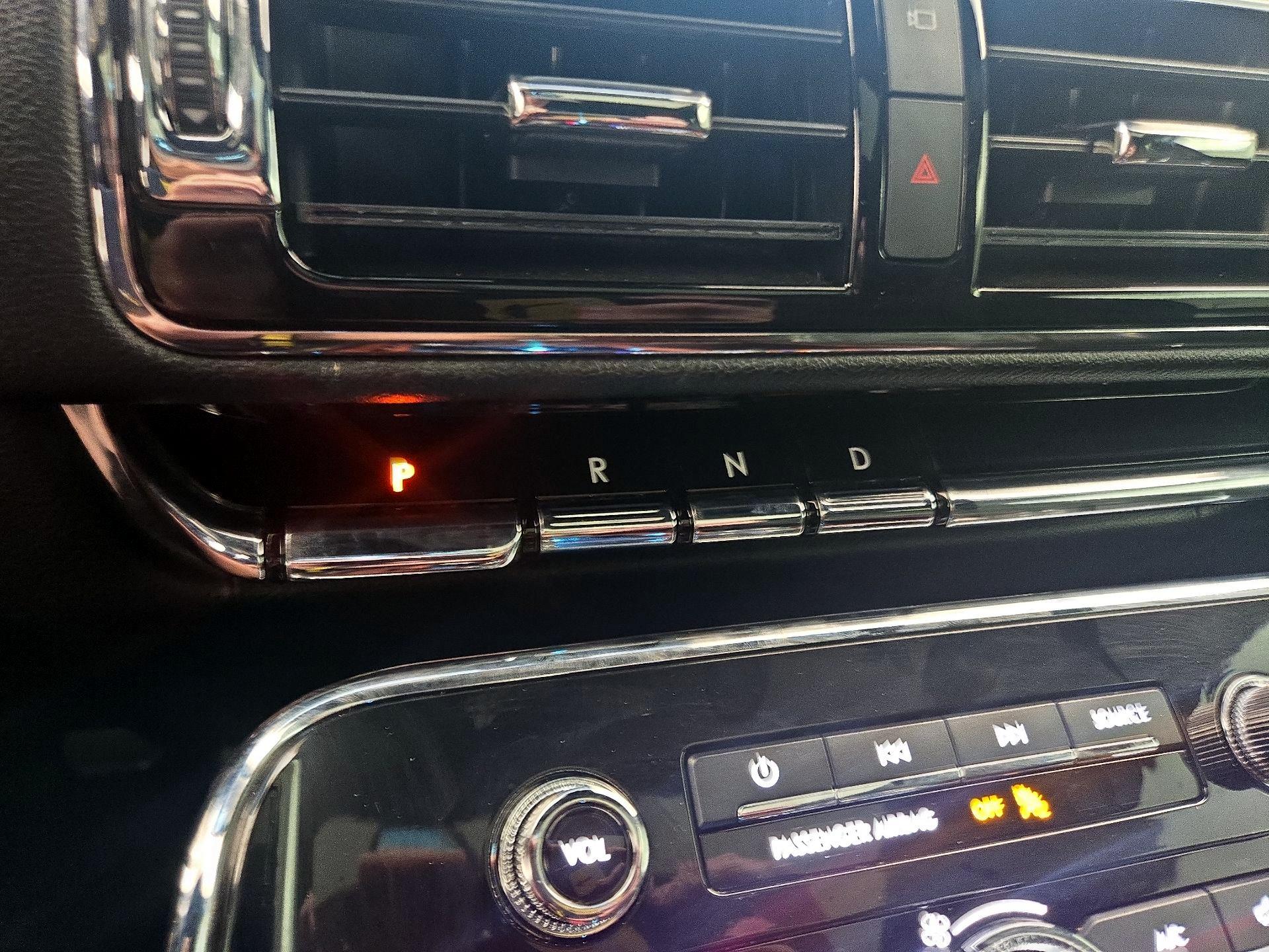 Thumbnail: 2019 Lincoln Navigator L - 18