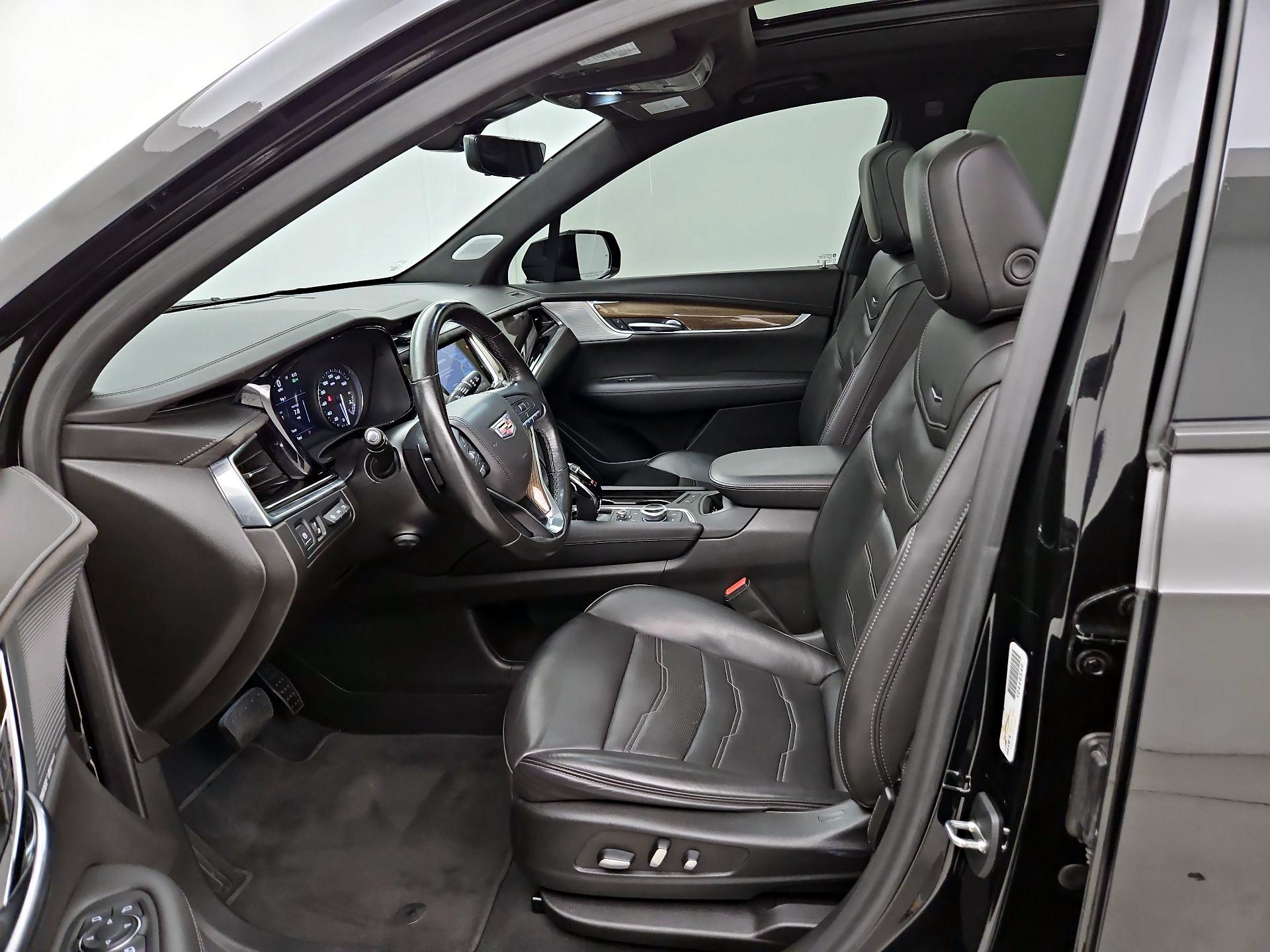 Thumbnail: 2022 Cadillac XT6 - 11